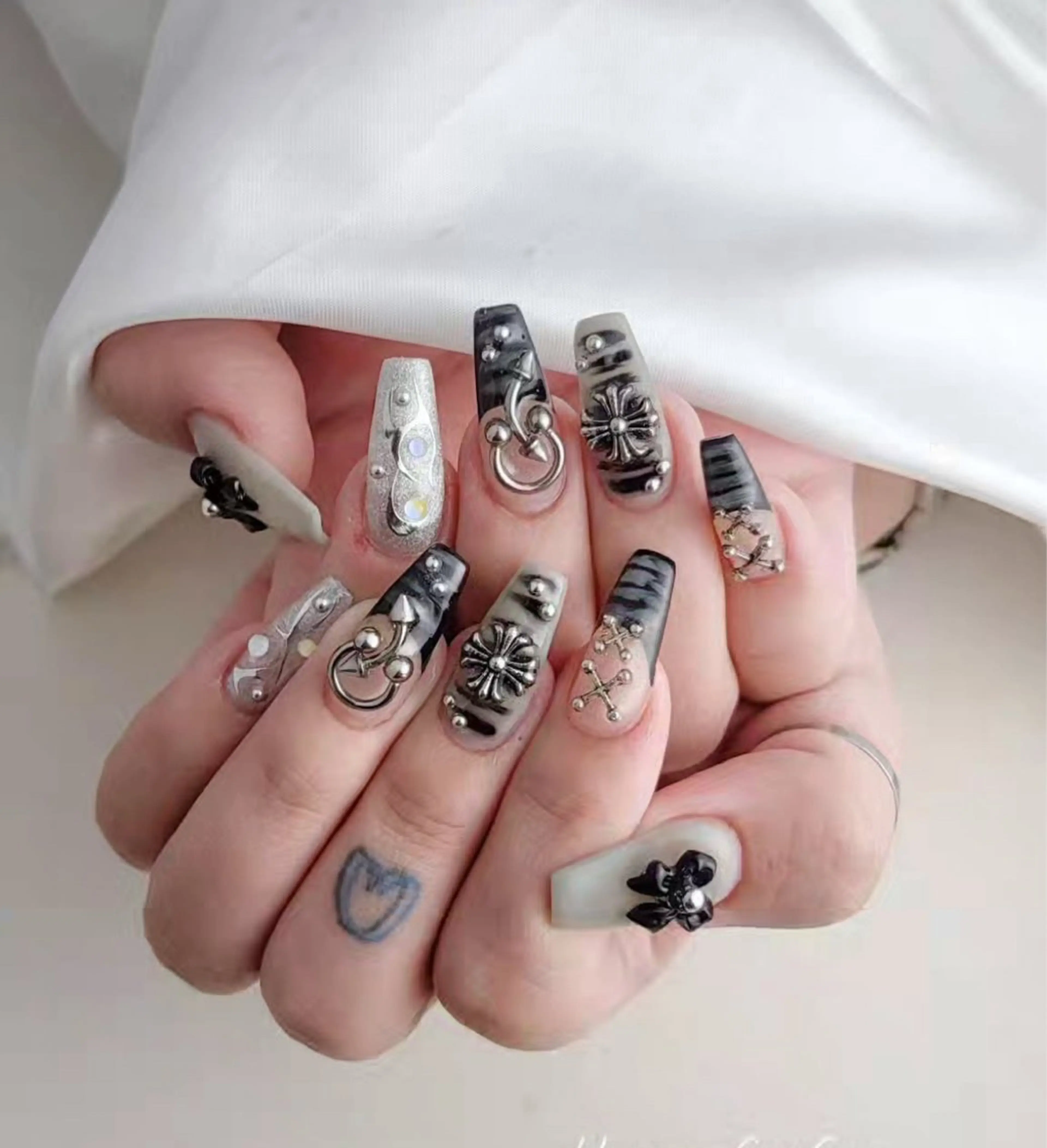 ネイル ハンドネイル 小方 サトミのネイルデザイン