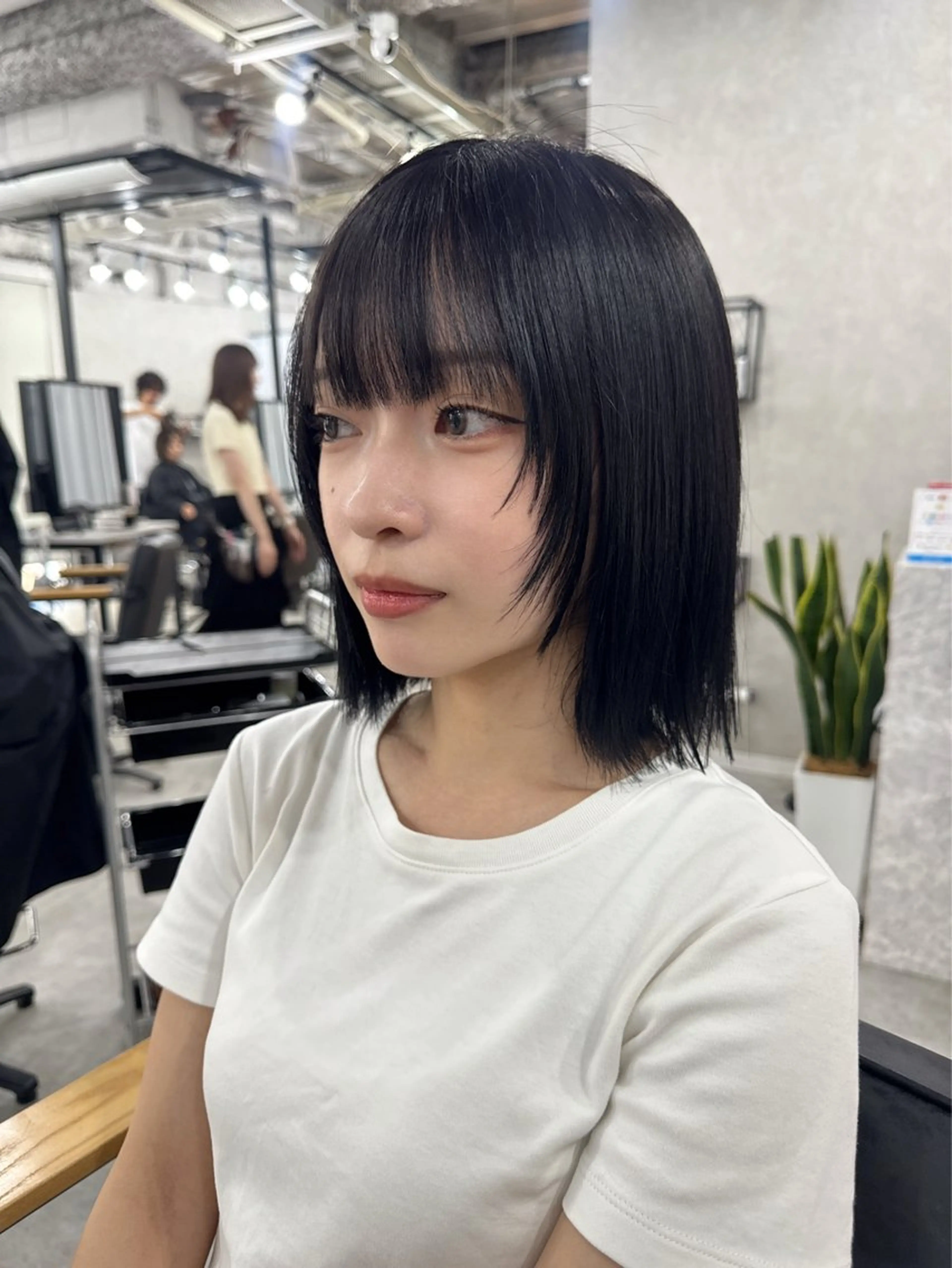 ミディアム カラー アッシュ アッシュブラウン ベージュカラー 黒髪 ブリーチ カット ヘアカラー トリートメント 赤み無し柔らかカラー 【梅田】madokaのヘアスタイル