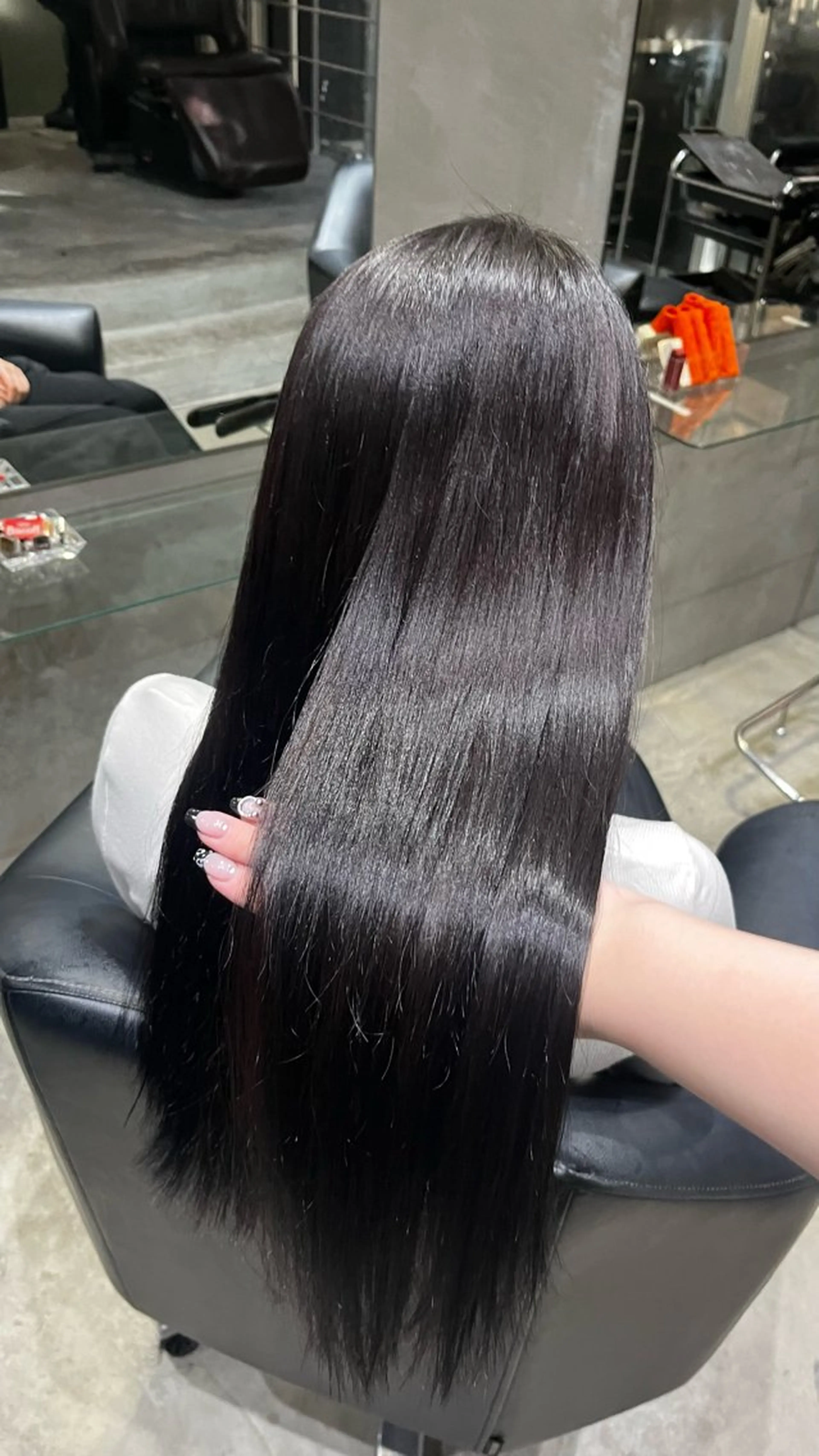 ロング カラー 黒髪 ヘアカラー トリートメント 原田 瑞季のヘアスタイル