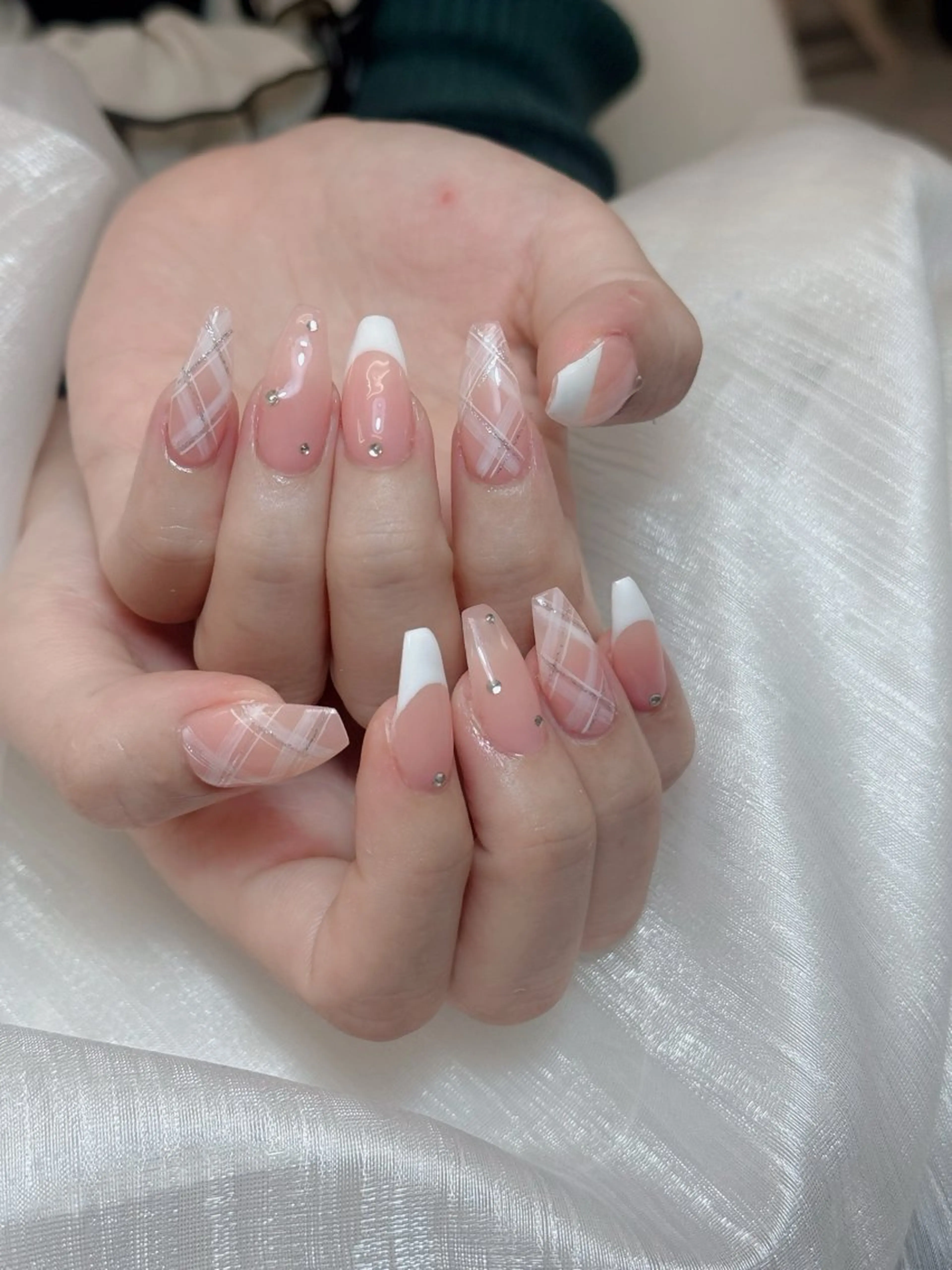 ネイル オーロラネイル チークネイル フットネイル フレンチネイル 韓国ネイル Lumi Nail 新大久保3‘のネイルデザイン