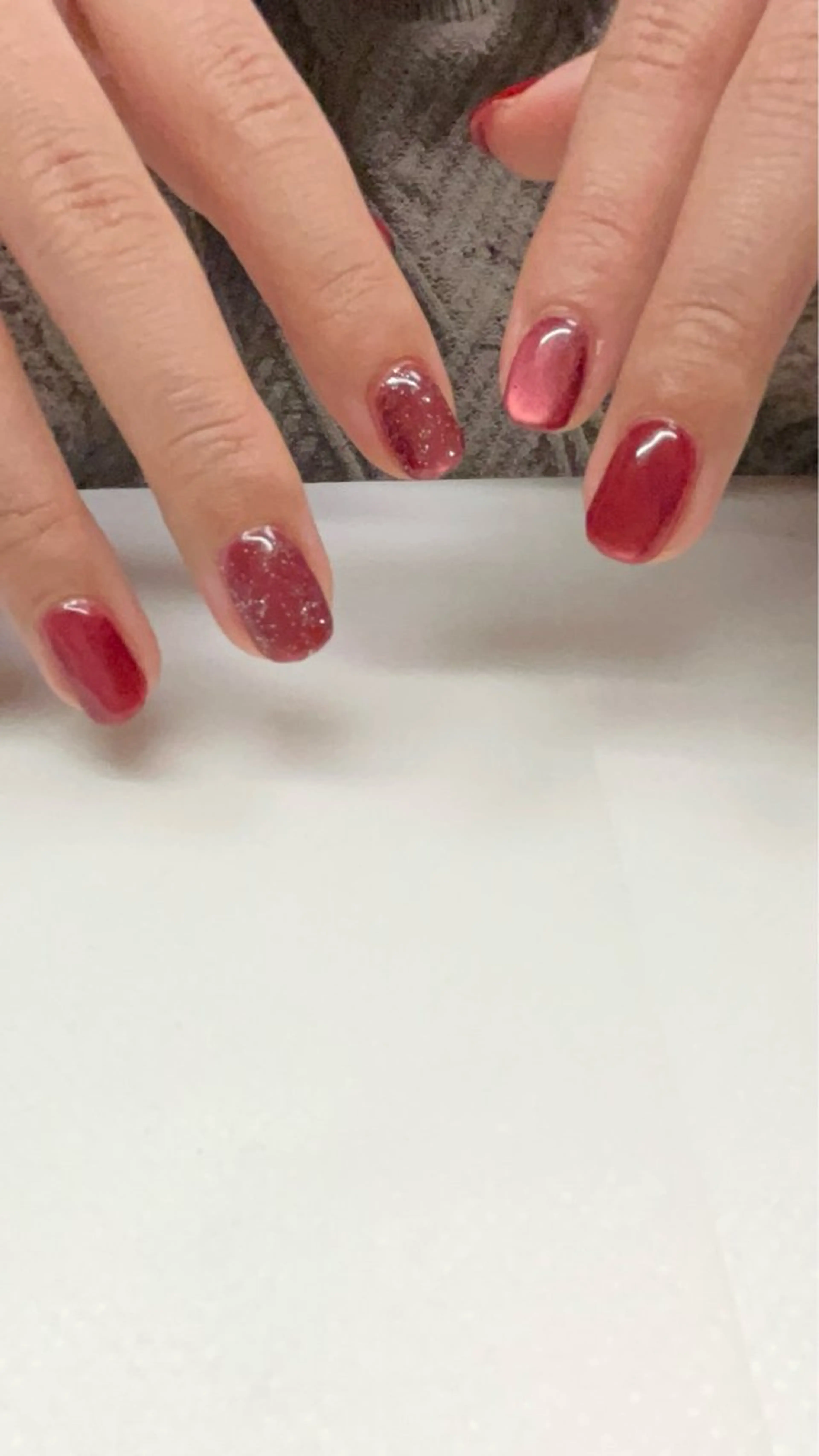 ネイル ラメ(グリッター) マグネットネイル 赤色 Bell Nailのネイルデザイン