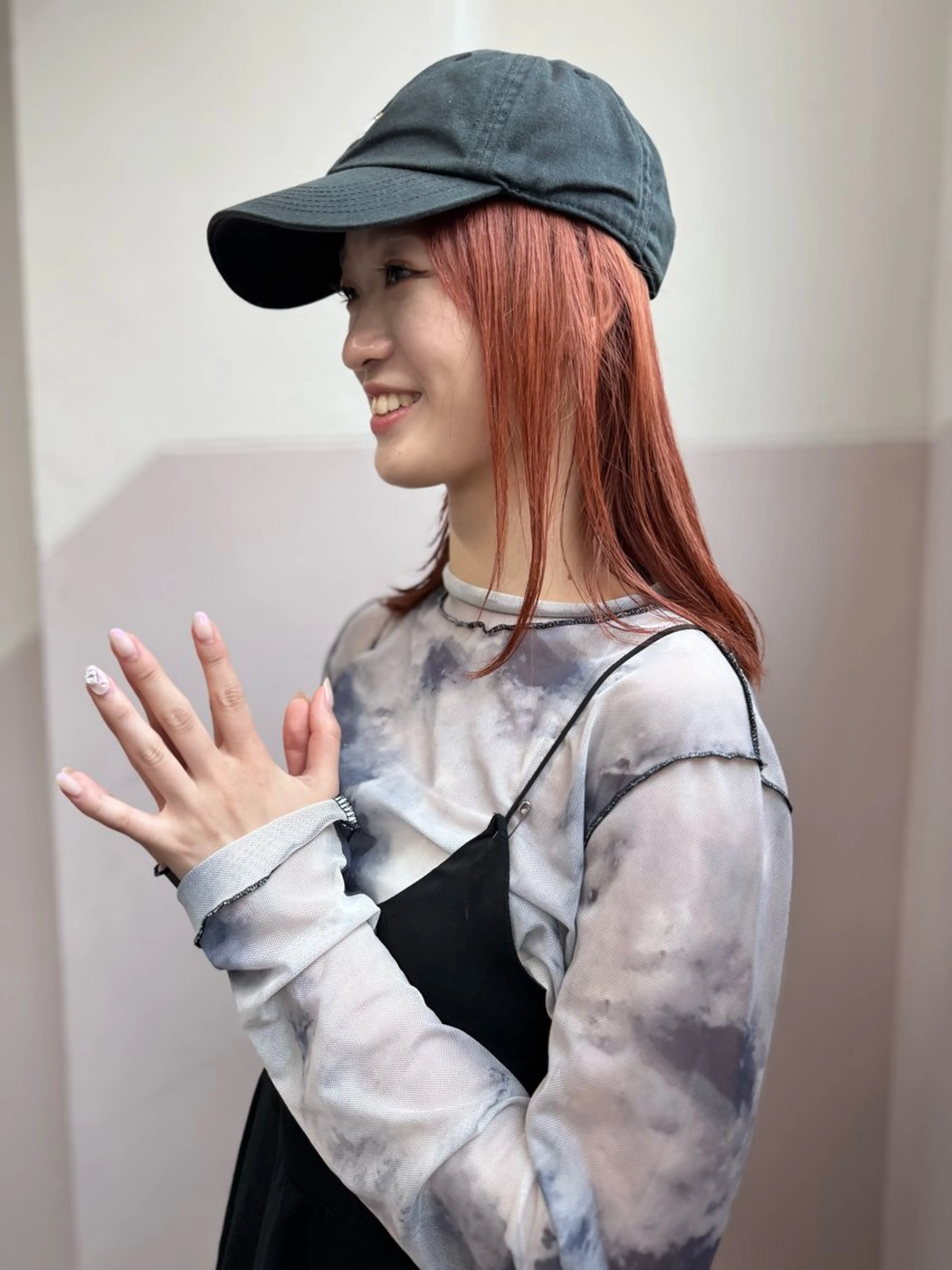 セミロング カラー オカモト ミユウのヘアスタイル