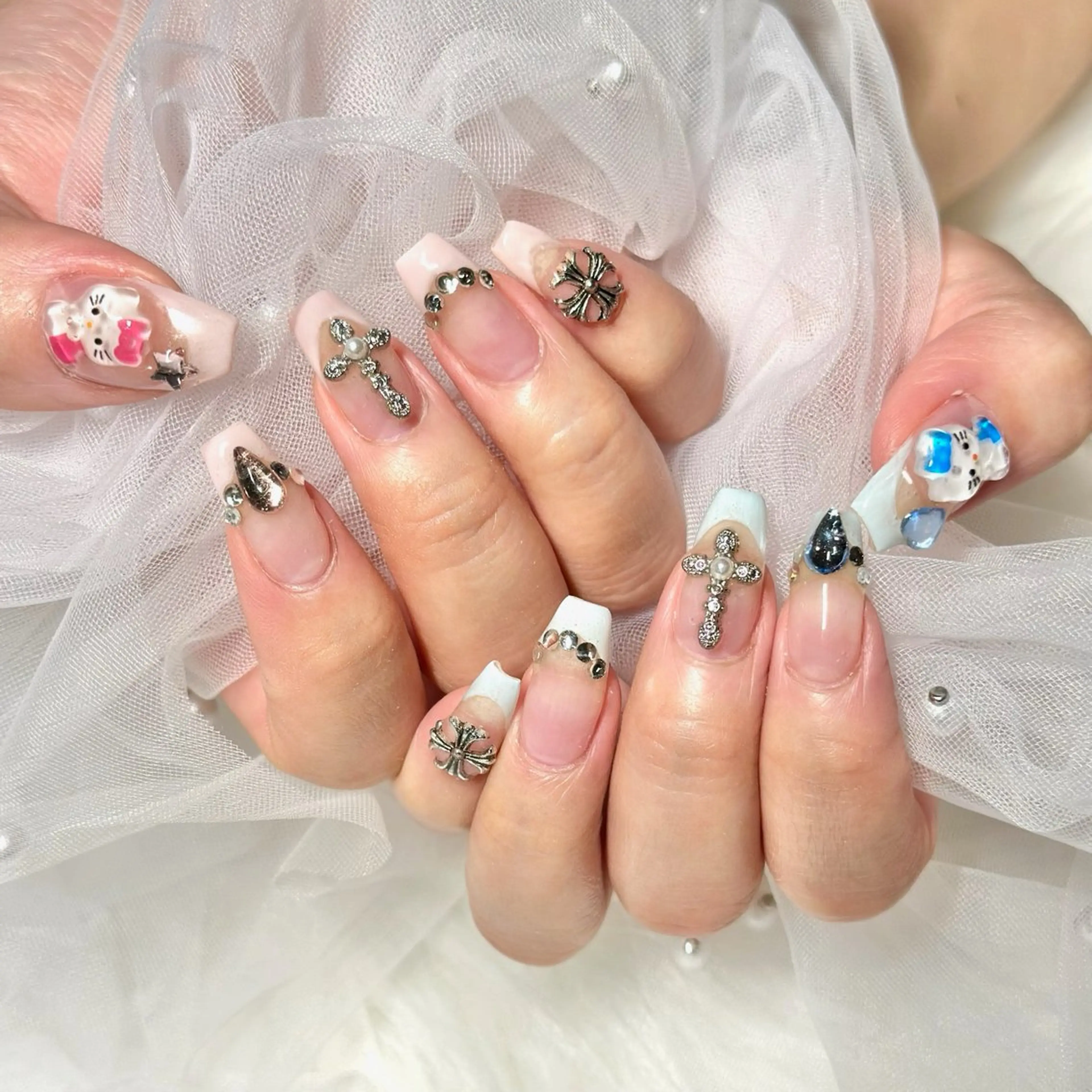 ネイル MIGHTY COLORのネイルデザイン