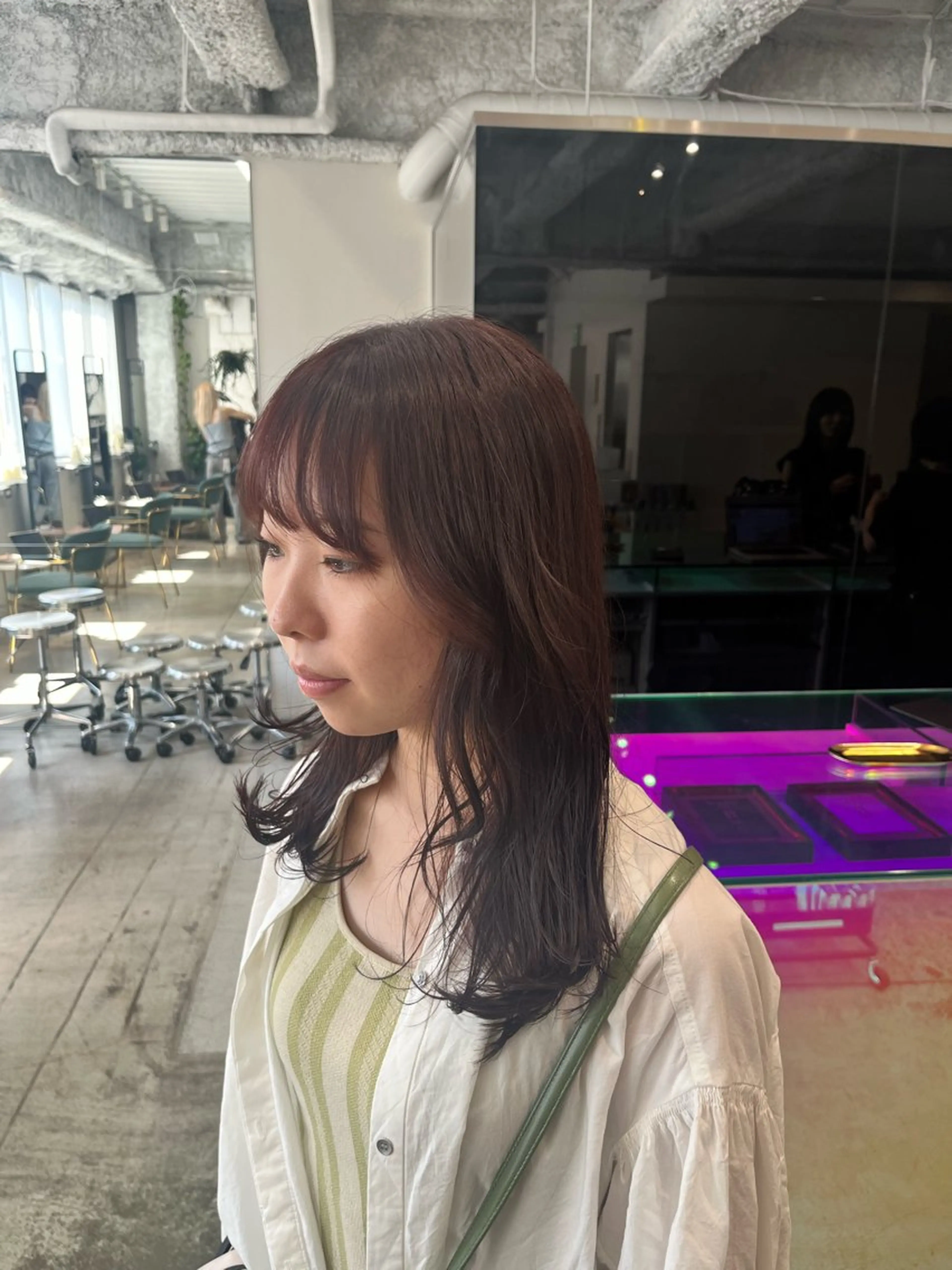 ミディアム カラー ブラウンカラー 顔まわりレイヤー 顔周りカット レイヤーカット 宇佐美佳／美髪 ストレート/縮毛矯正のヘアスタイル