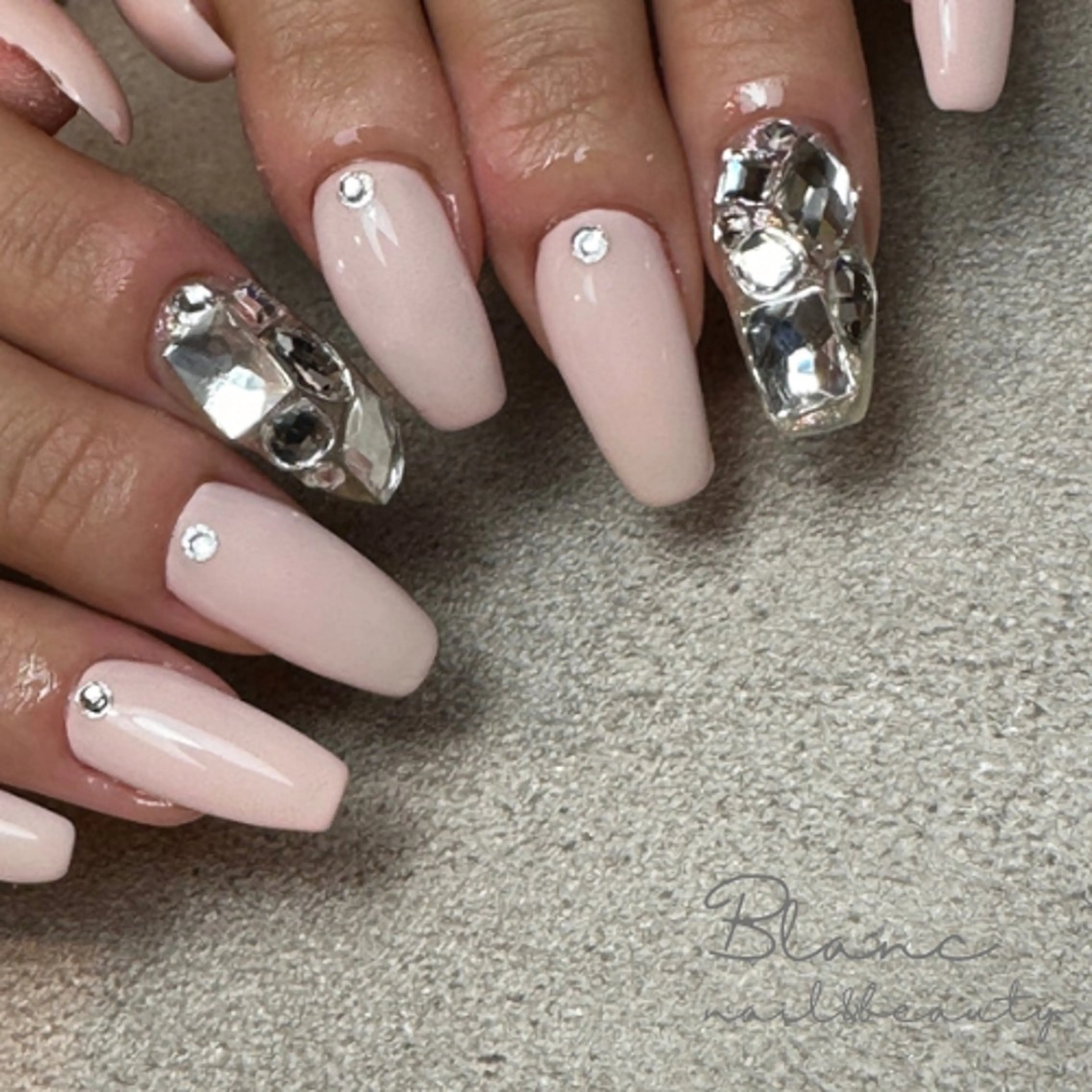 ネイル Blanc ブランのネイルデザイン