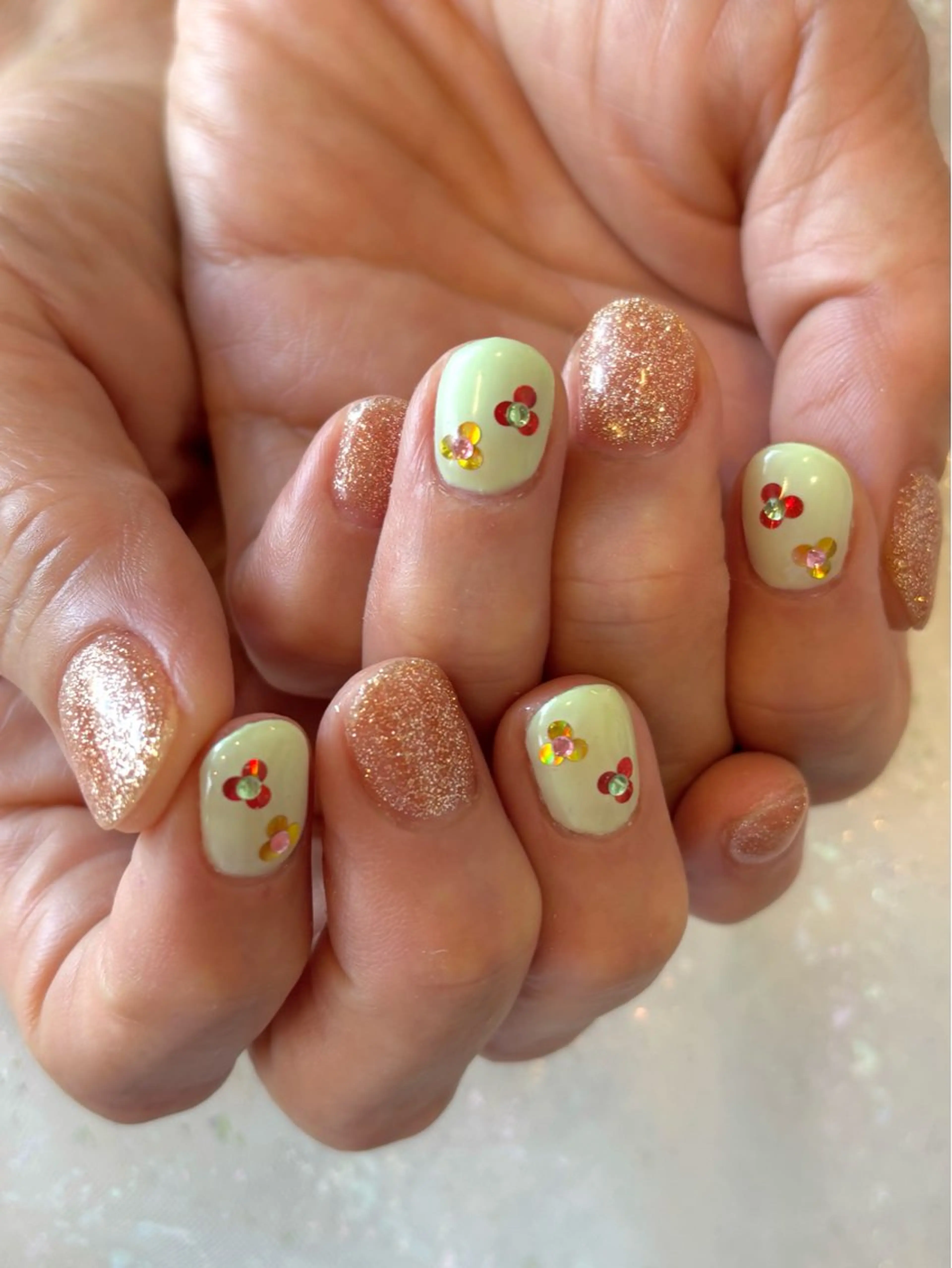 ネイル ハンドネイル ちゅるんネイル🎀 Yuriのネイルデザイン