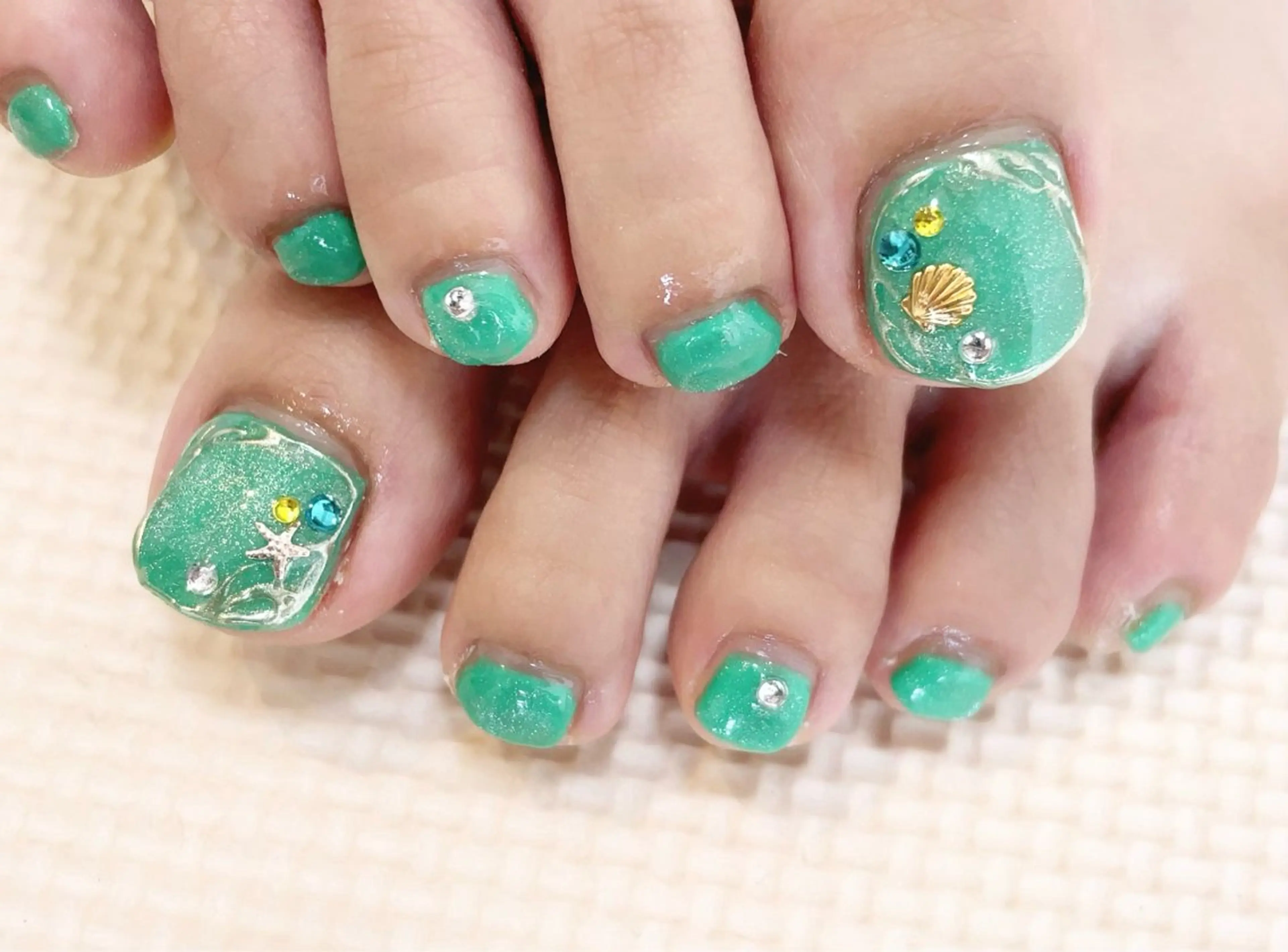 ネイル manis .のネイルデザイン