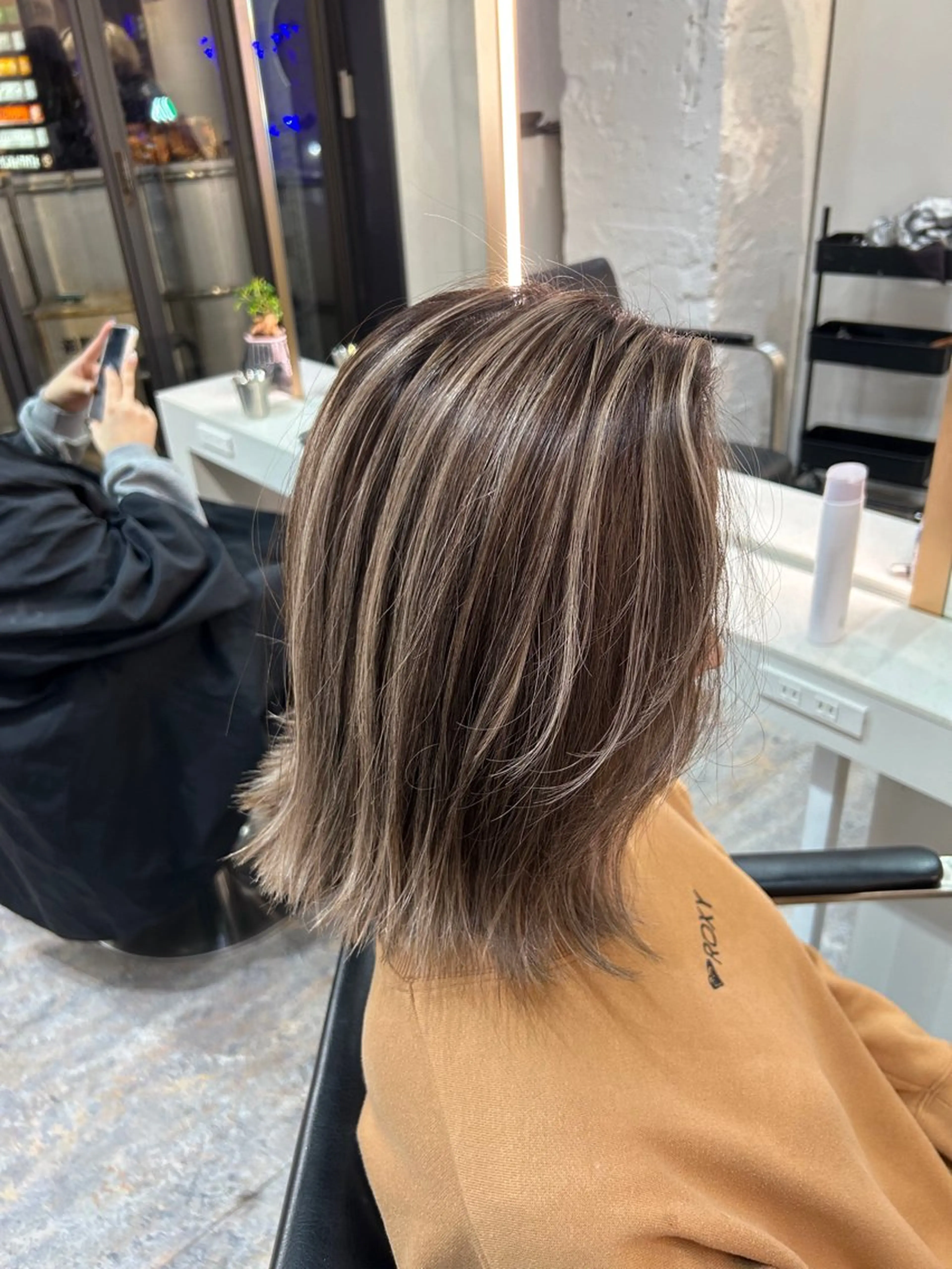ショート カラー ベージュカラー ヘアカラー トリートメント レイヤーカット BLend 渋谷のヘアスタイル