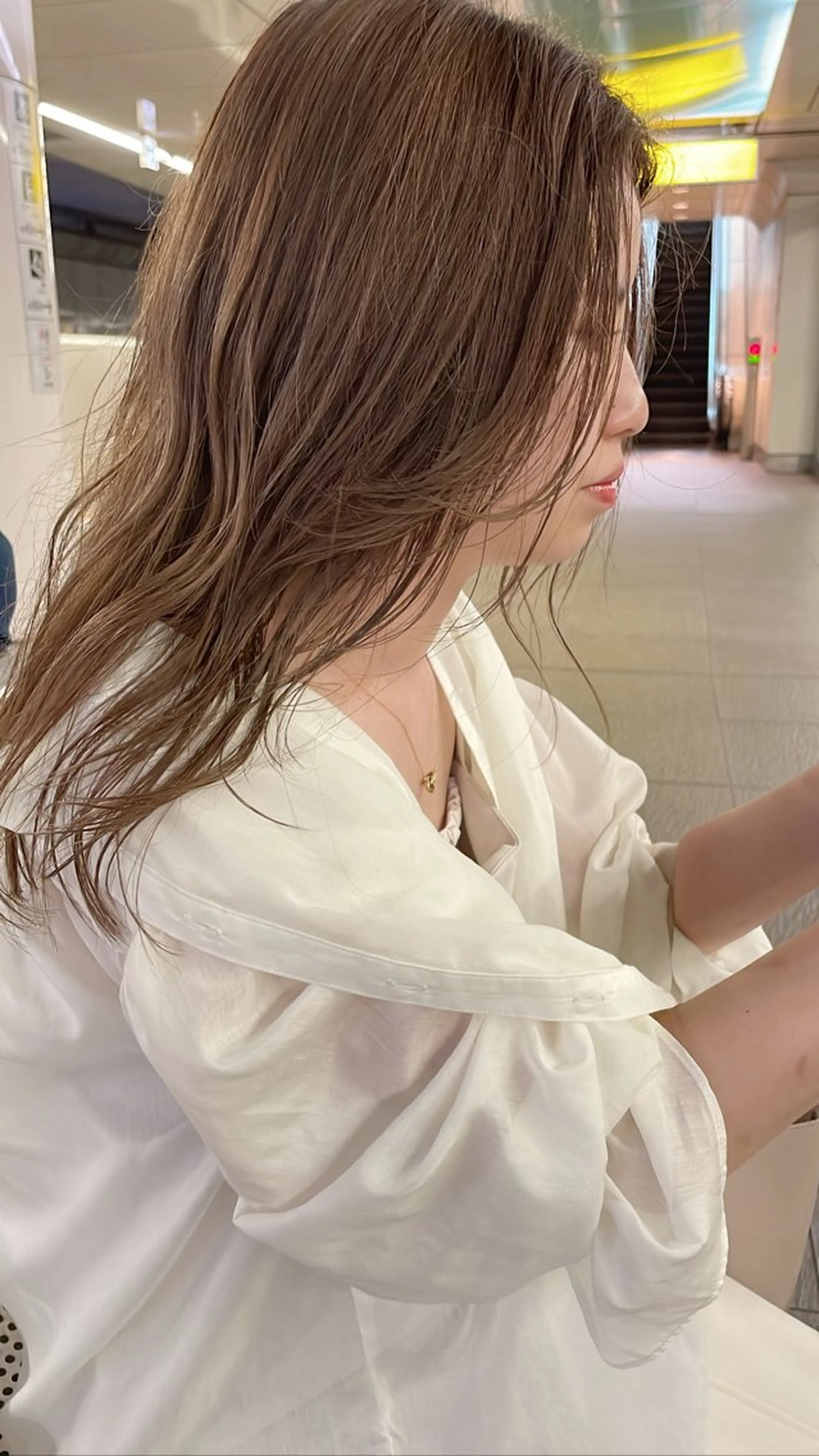 ロング カラー ベージュカラー ハイライトカラー ハイライト カット ヘアカラー トリートメント Lien所属・marika/柔らか カラー/レイヤーのヘアスタイル