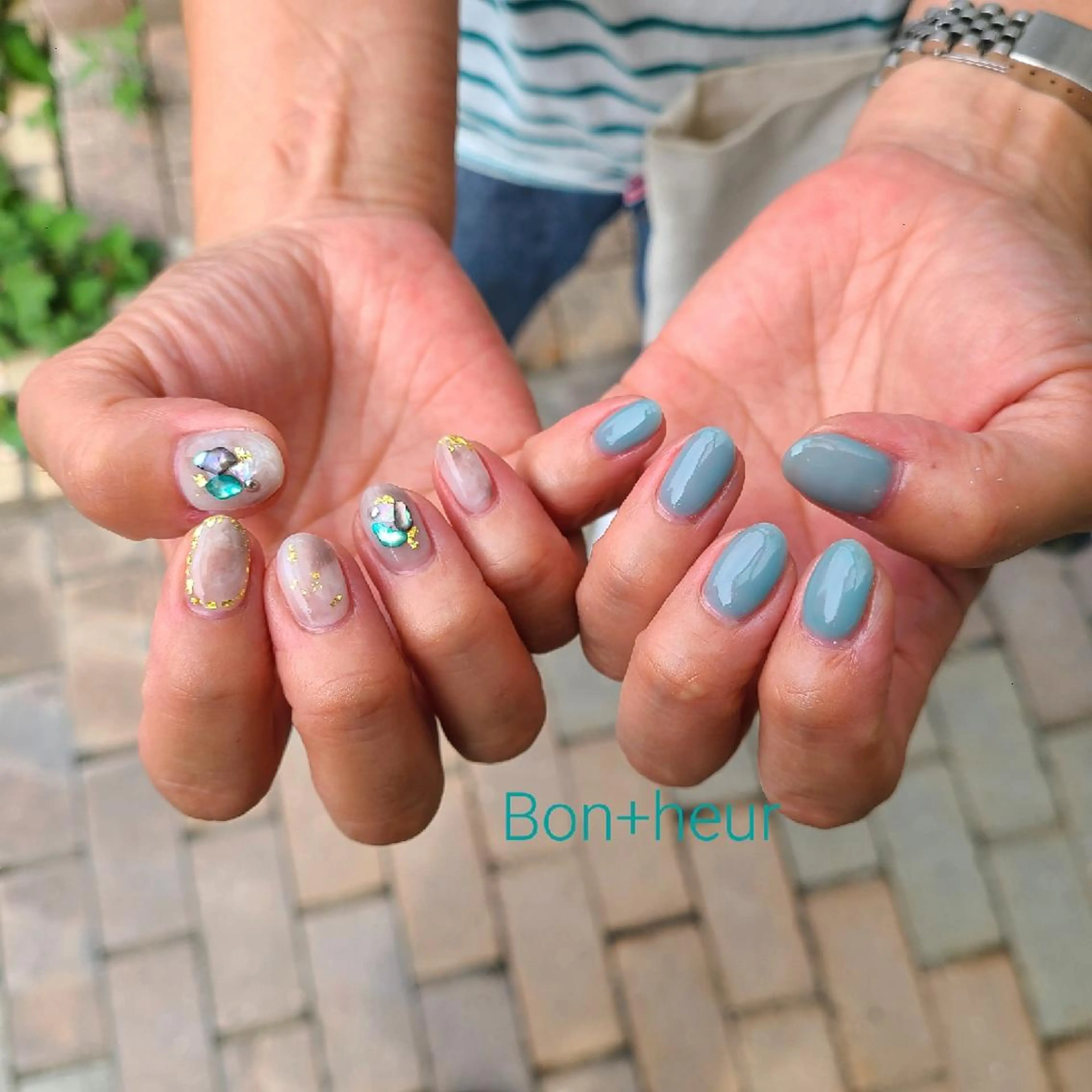 ネイル ジェルネイル ラメ(グリッター) 持ち込み ニュアンスネイル オフィスネイル 宮口 紗子のネイルデザイン