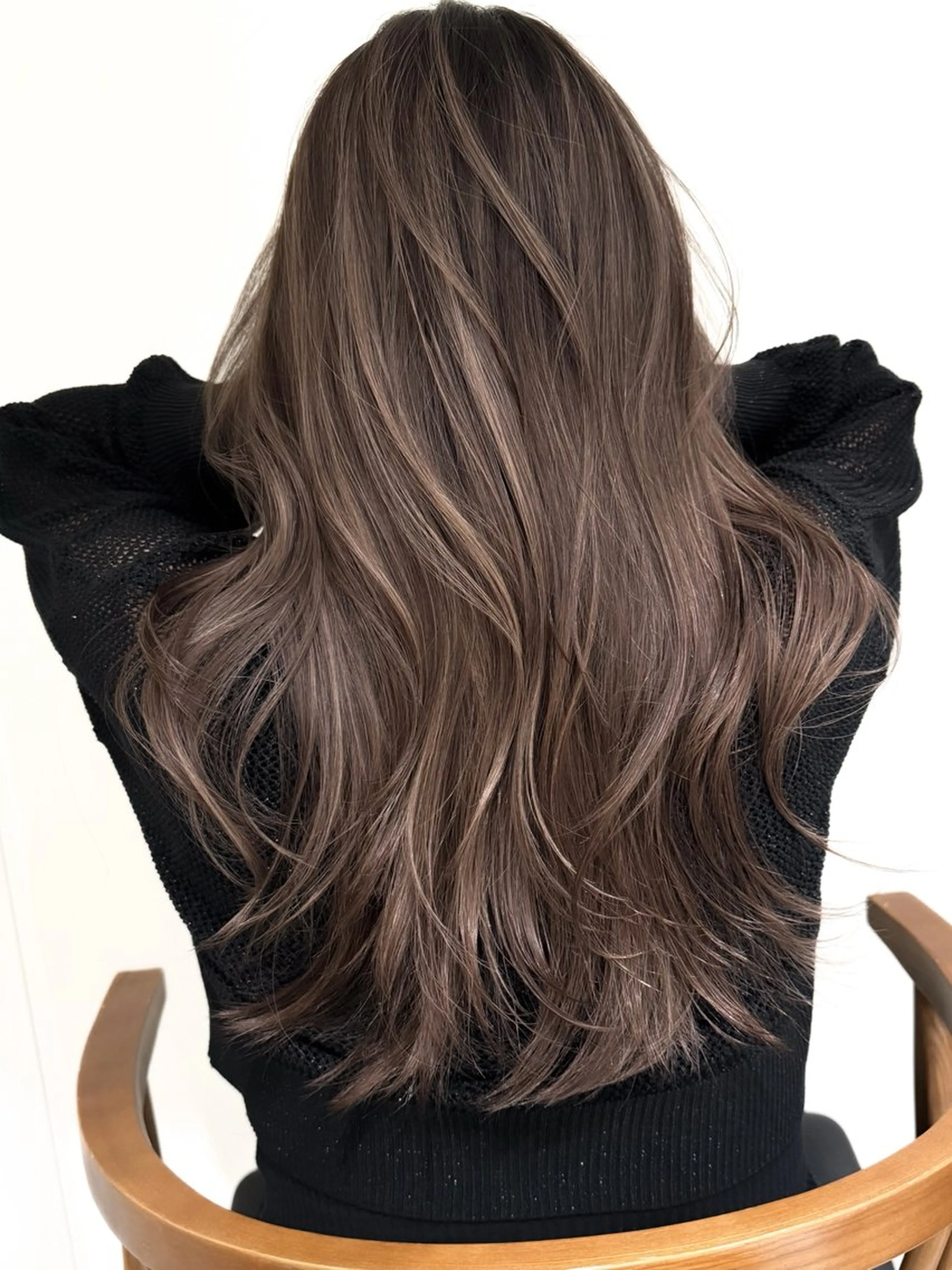 ロング カラー グレージュ ハイライトカラー ハイライト レイヤーカット ✨小顔顔まわり✨ サイトウ　アツキのヘアスタイル