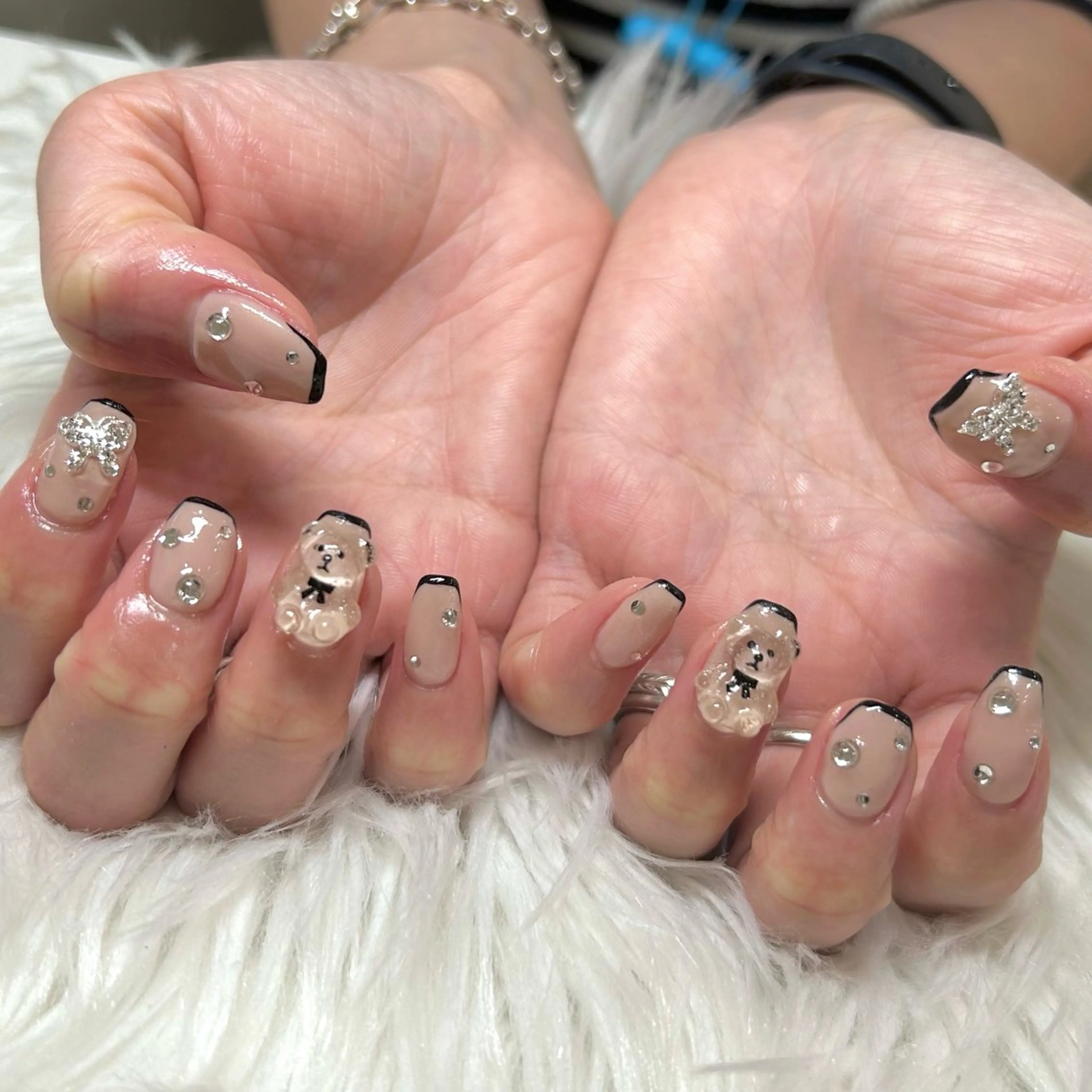 ネイル ストーンネイル SOARE TADAのネイルデザイン