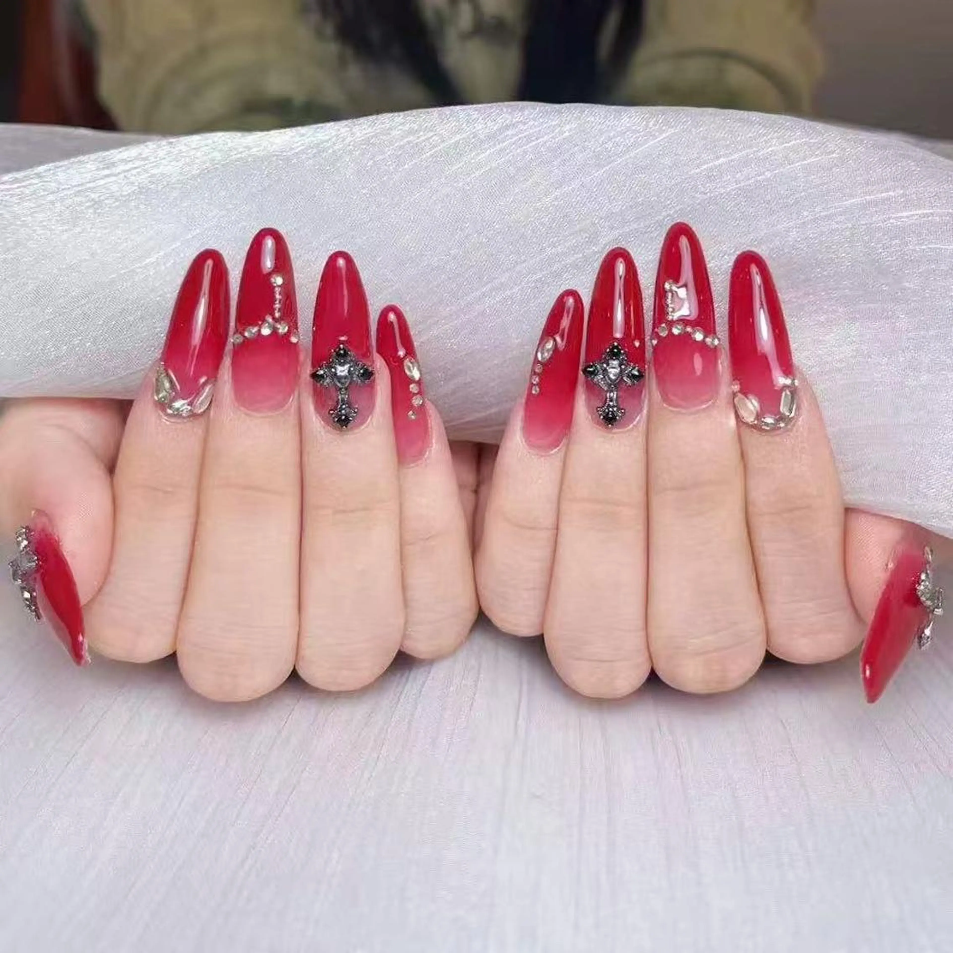 ネイル アートネイル オーロラネイル ガーリー キラキラネイル 韓国ネイル ハンドネイル DIAMOND 💦のネイルデザイン