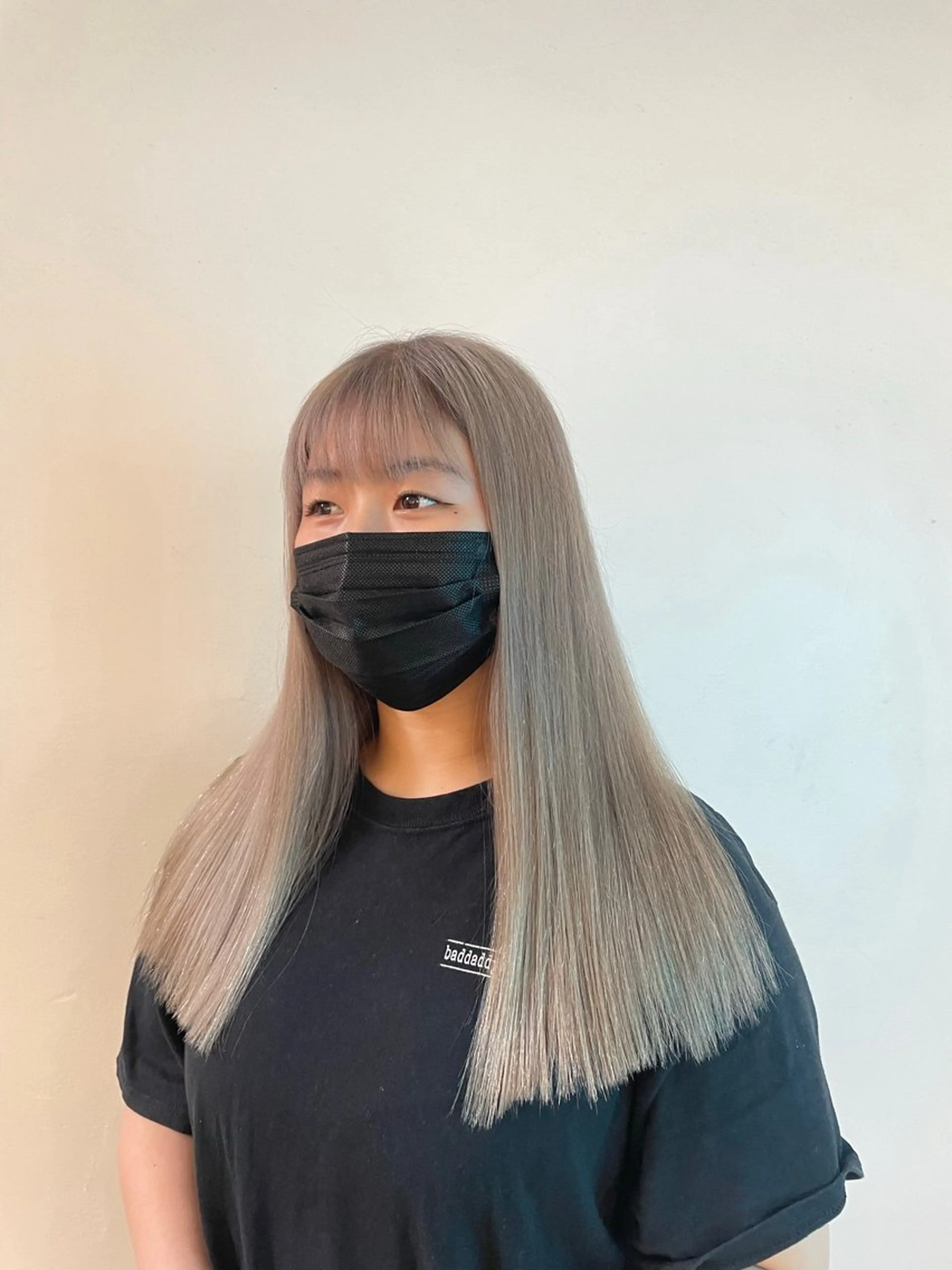 ロング カラー シルバー カット ヘアカラー 🌟暖色系ハイトーン 🌟AIのヘアスタイル