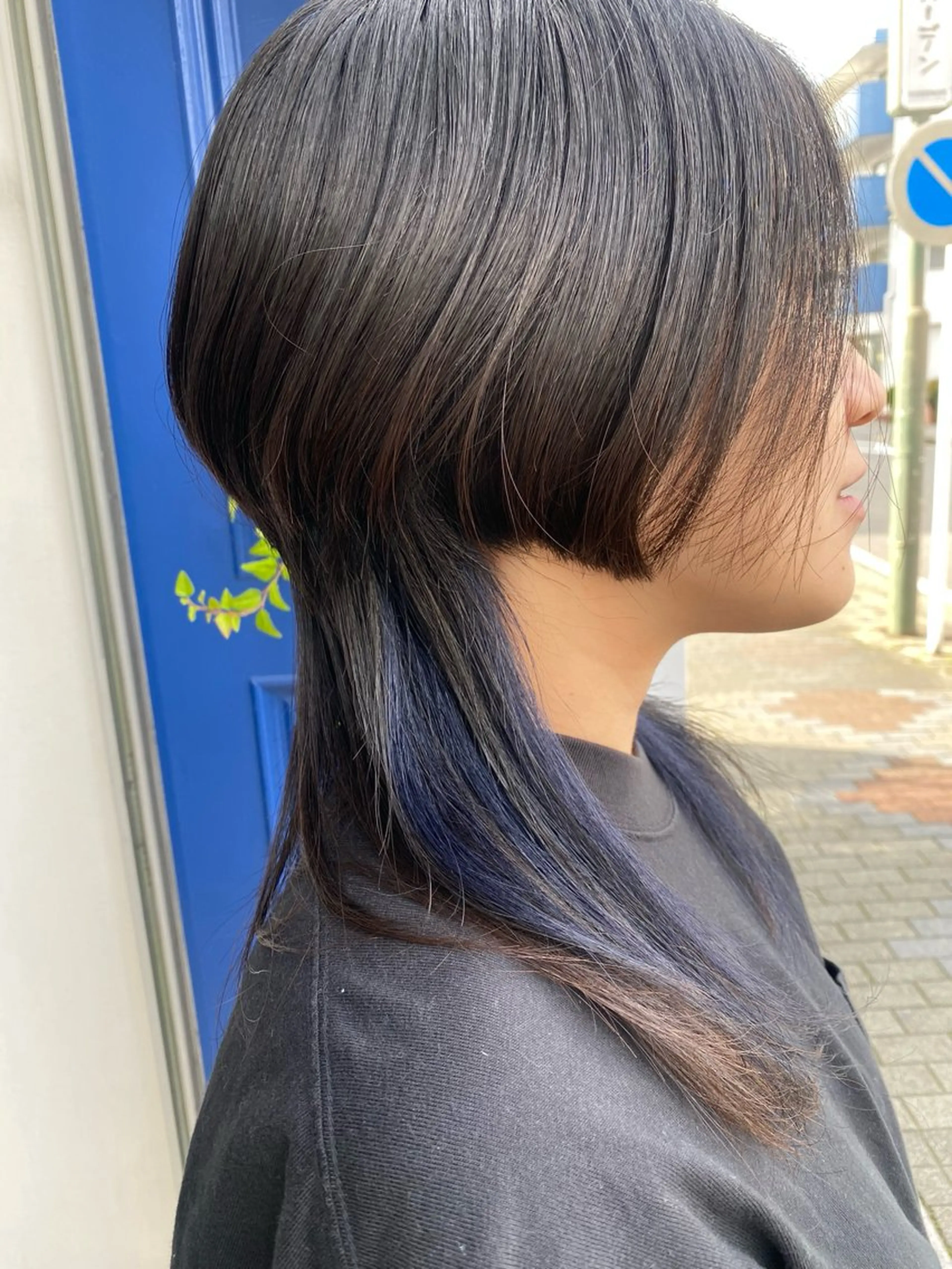 ロング カラー ブリーチ インナーカラー ウルフカット 立和名 泉のヘアスタイル