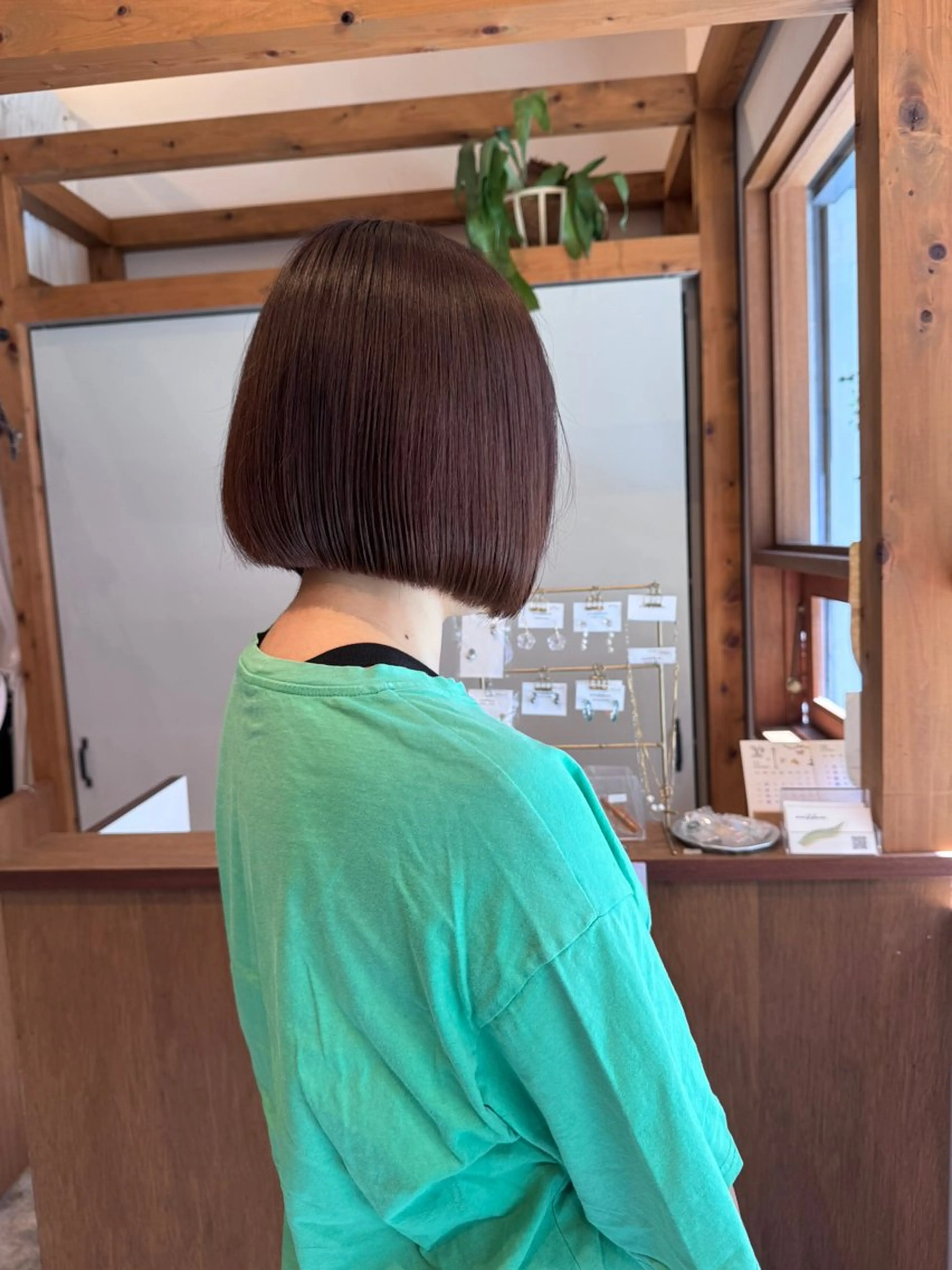 ショート カラー ブラウンカラー レッドカラー レッドブラウン カット ヘアカラー トリートメント ENIF　大島 芽生のヘアスタイル