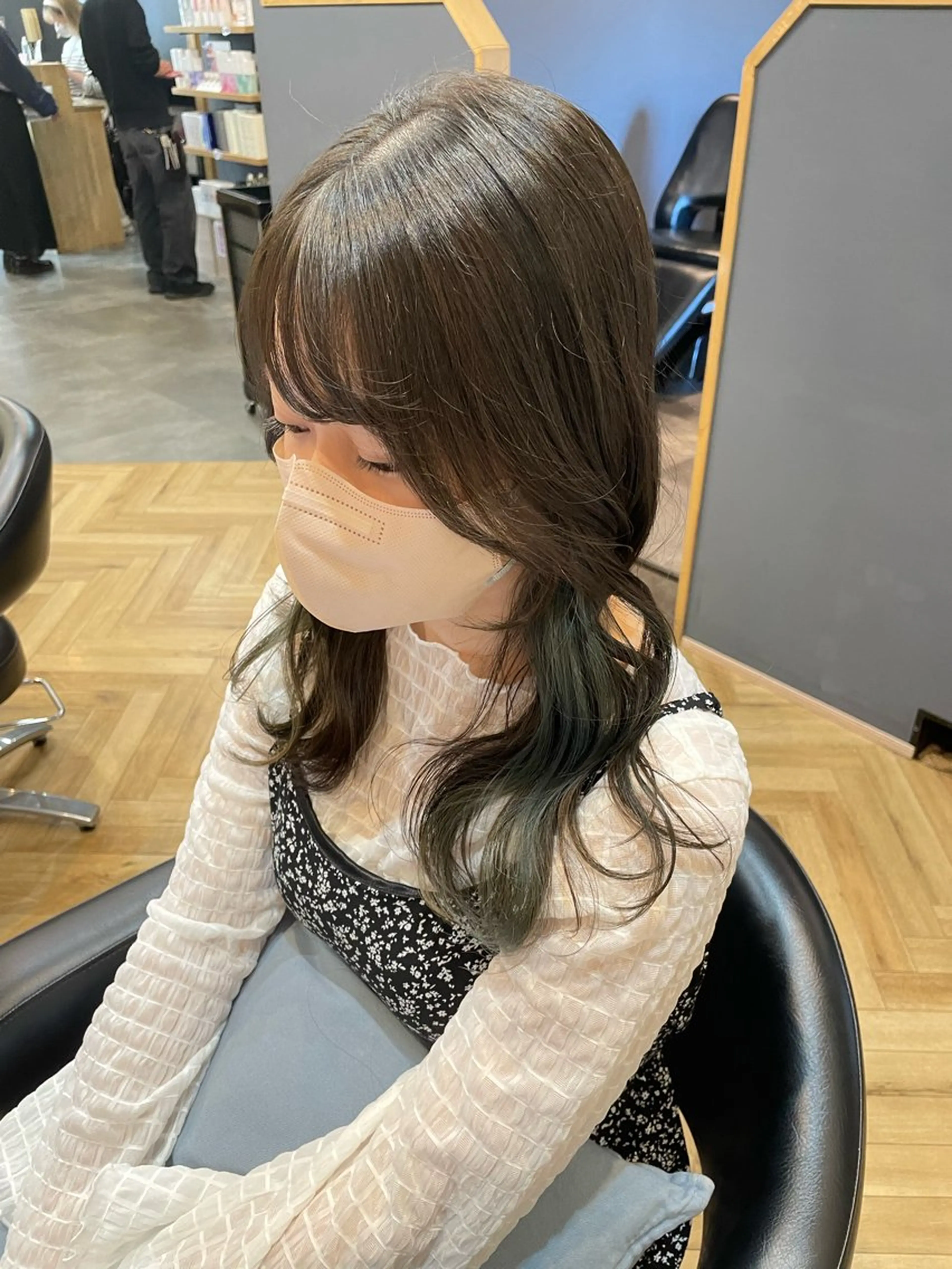 セミロング 韓国風ヘア レイヤーカット 小顔カット ヘアカラー 韓国ヘア/レイヤー 🇰🇷/艶髪/長橋のヘアスタイル