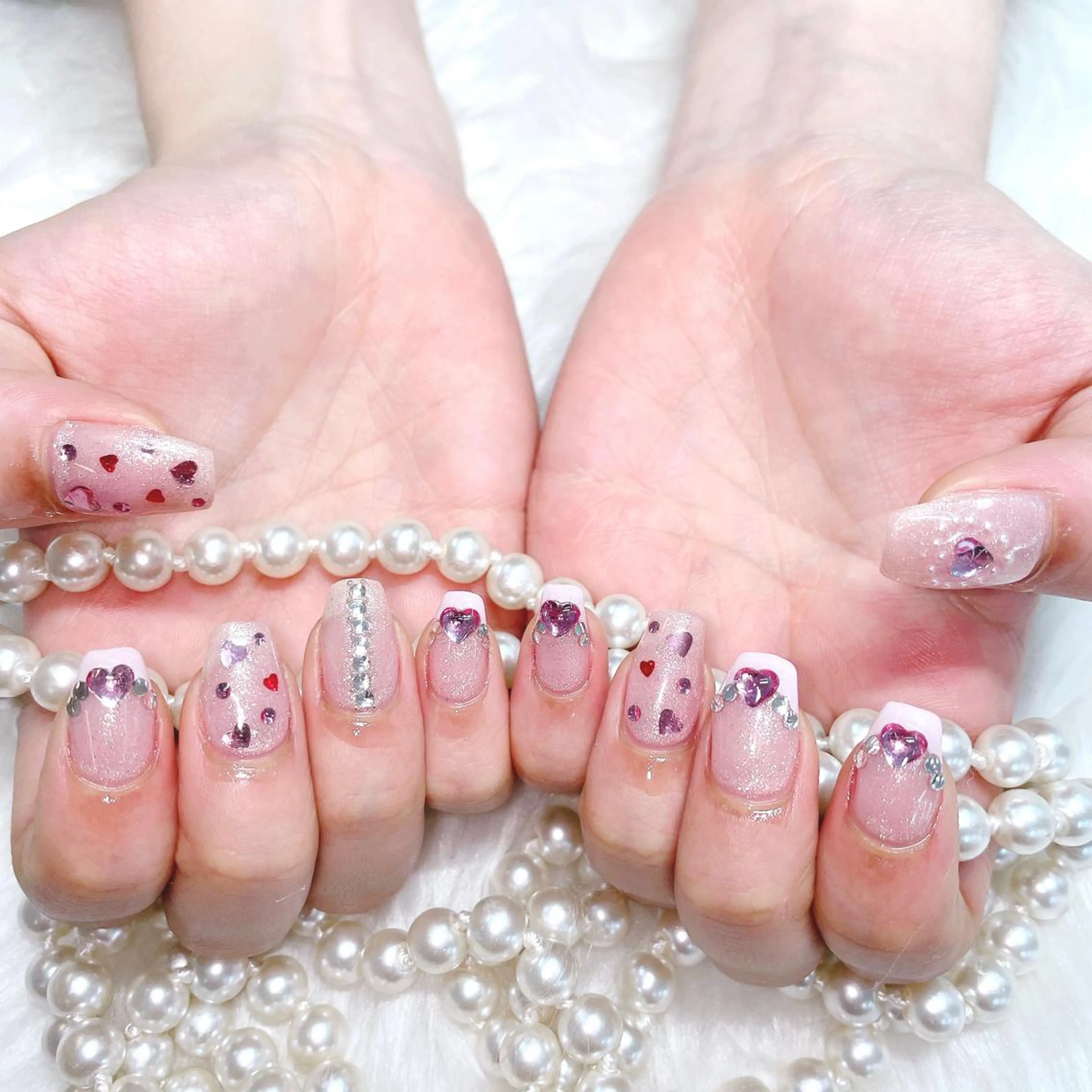 ネイル Go  Today シェアサロン 新宿Gratia店所属・杉山 栞のネイルデザイン