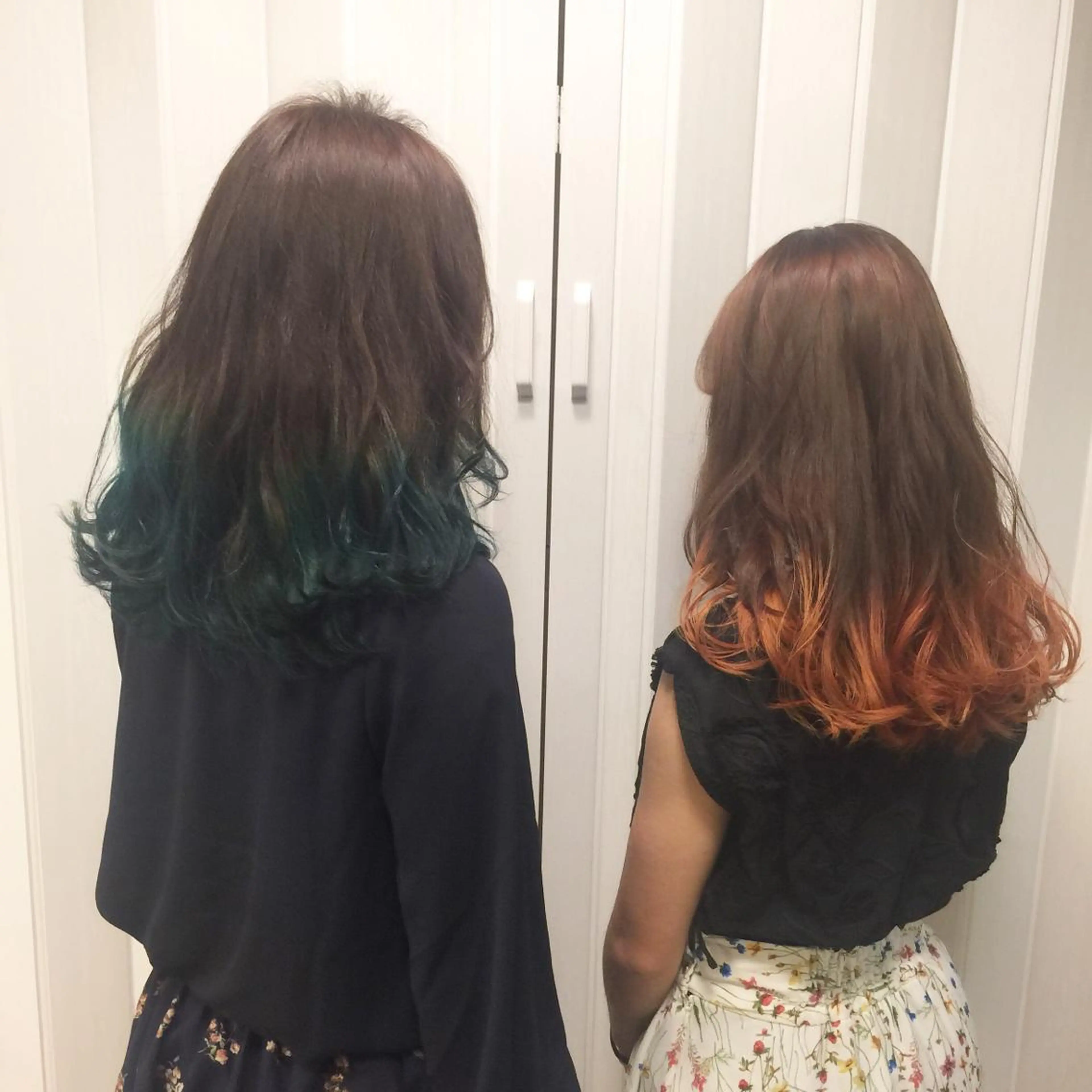 セミロング カラー ホワイト&レイヤーカ ットエクステ長畠俊輔のヘアスタイル