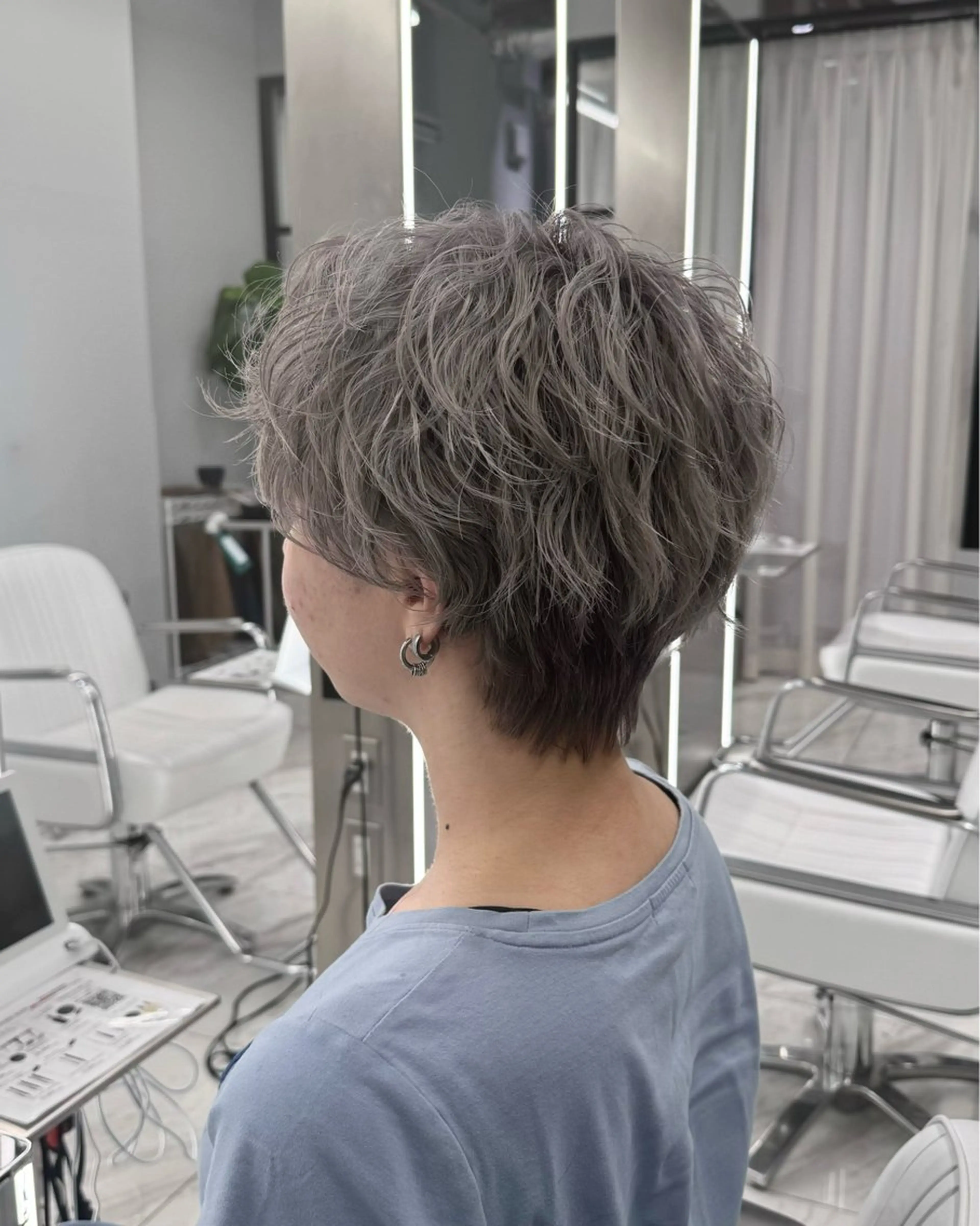 ショート 菜々🫧新宿 透明感ケアブリーチのヘアスタイル