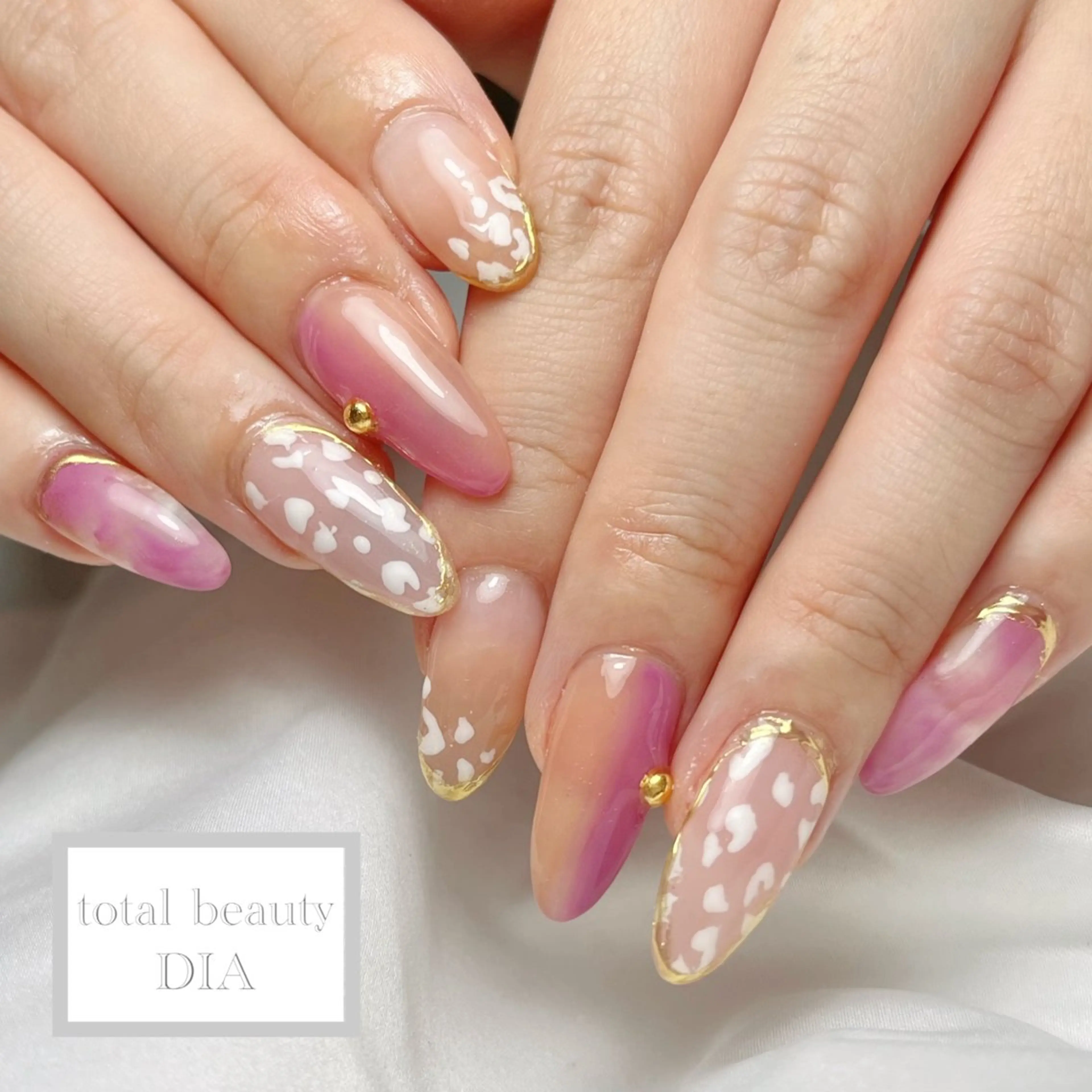 ネイル ハンドネイル total beauty DIA所属・ネイリスト SHOKOのネイルデザイン