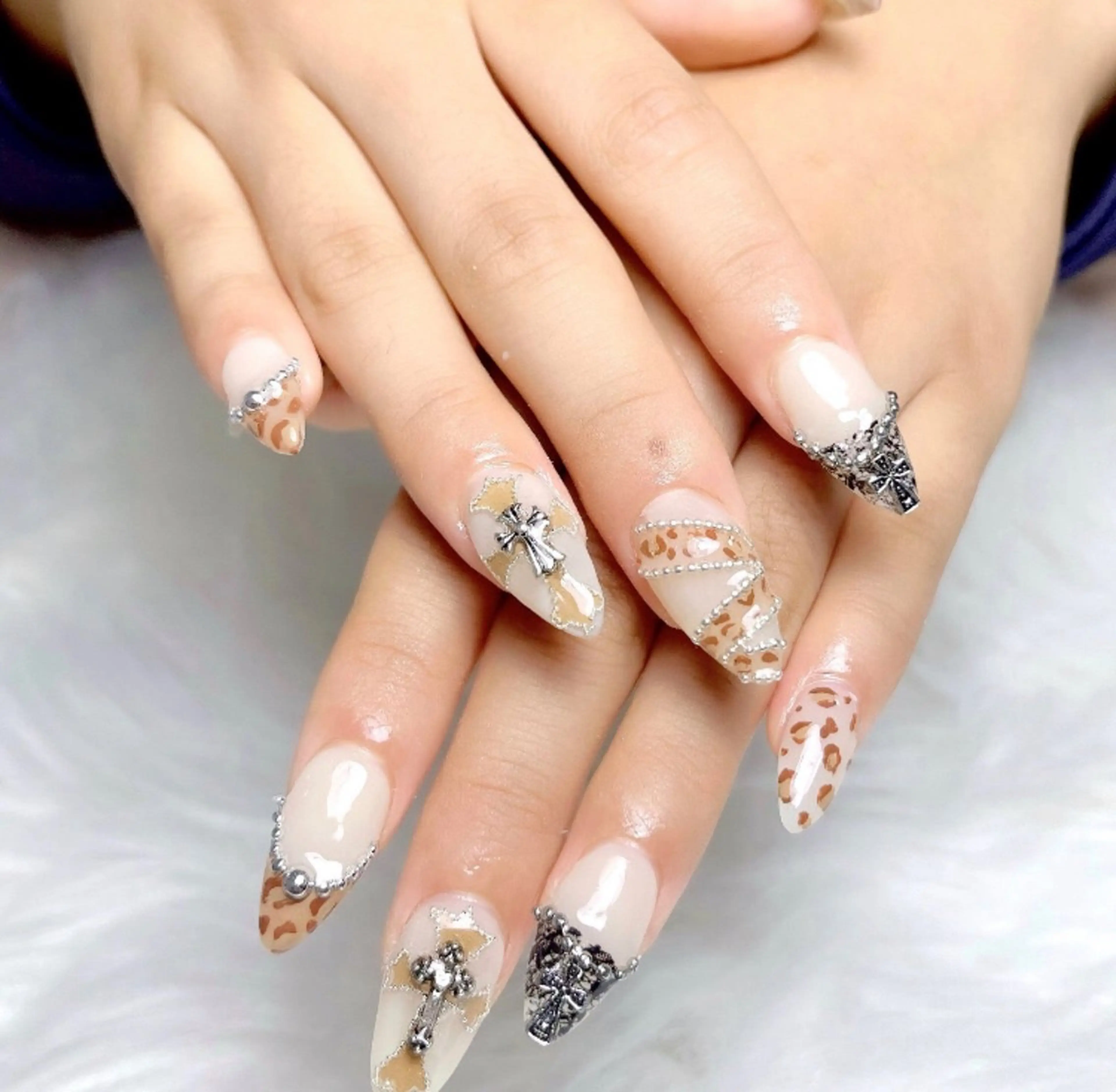 ネイル 長さ出し フレンチネイル 韓国ネイル レース マグネットネイル ハンドネイル 波 なみのネイルデザイン