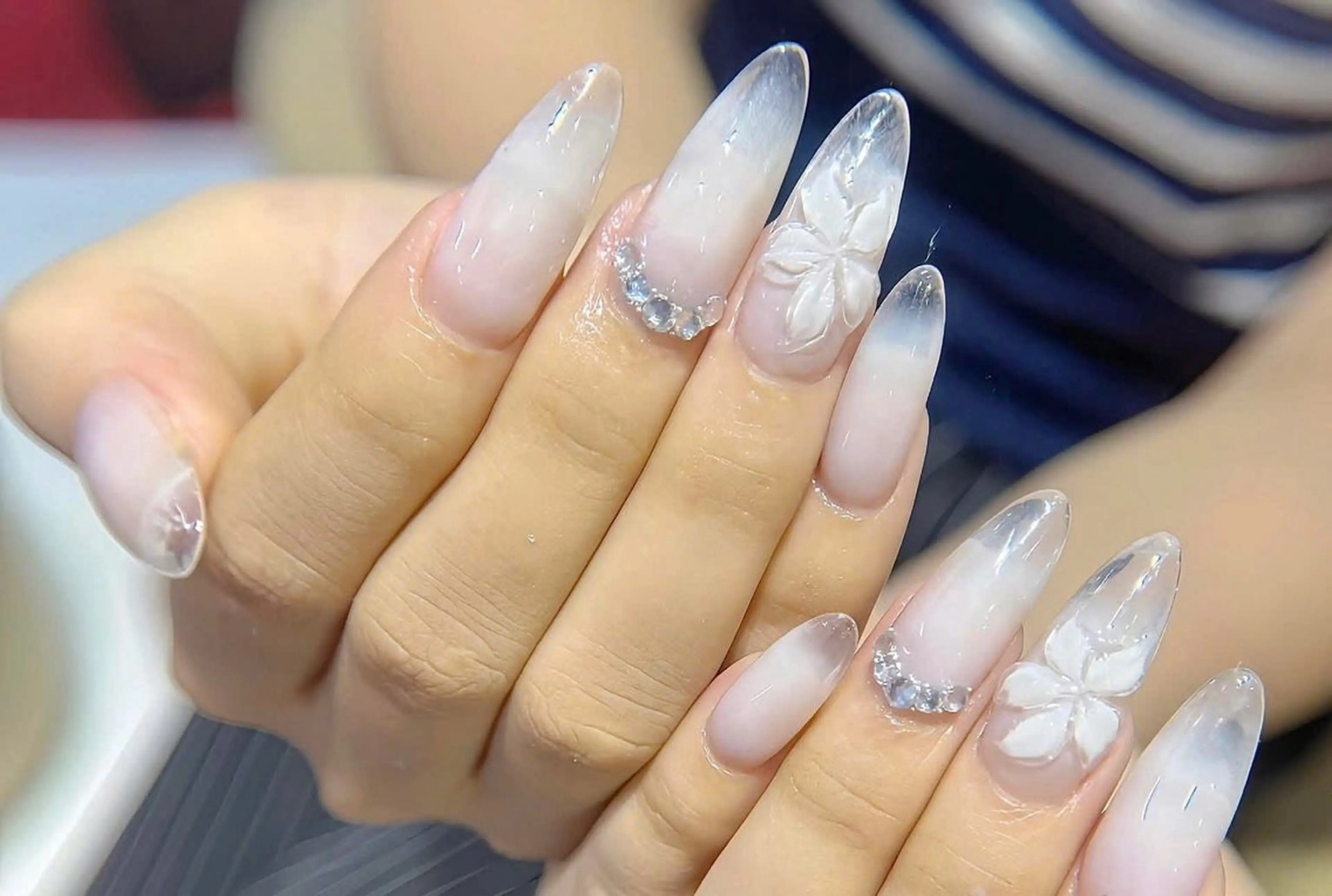 ネイル フレンチネイル ジェルネイル マグネットネイル 持ち込み ニュアンスネイル ハンドネイル Minette Nailのネイルデザイン