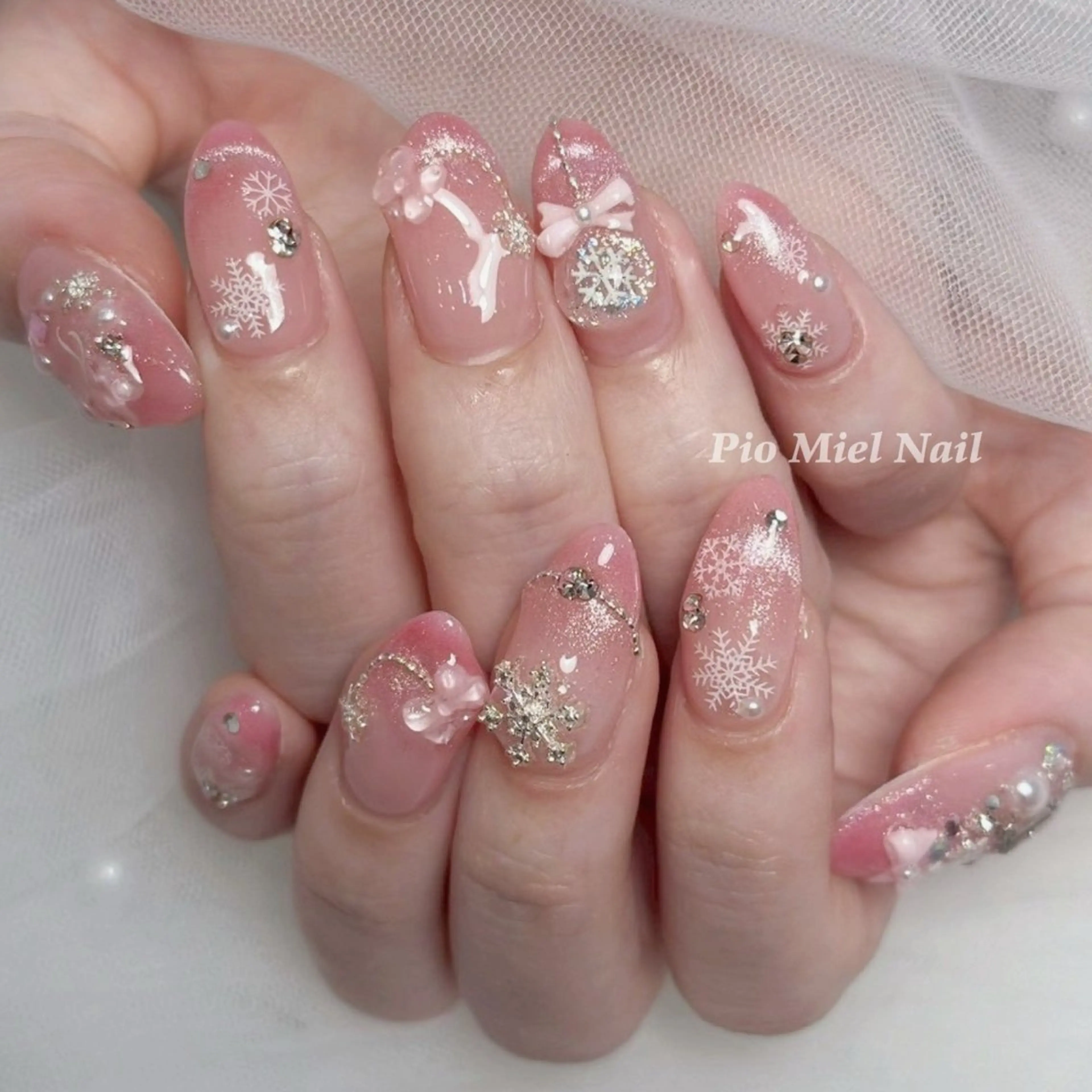 ネイル グラデーション ニュアンスネイル ピンク リボン シンプルネイル ハンドネイル HANA 長さだしのネイルデザイン