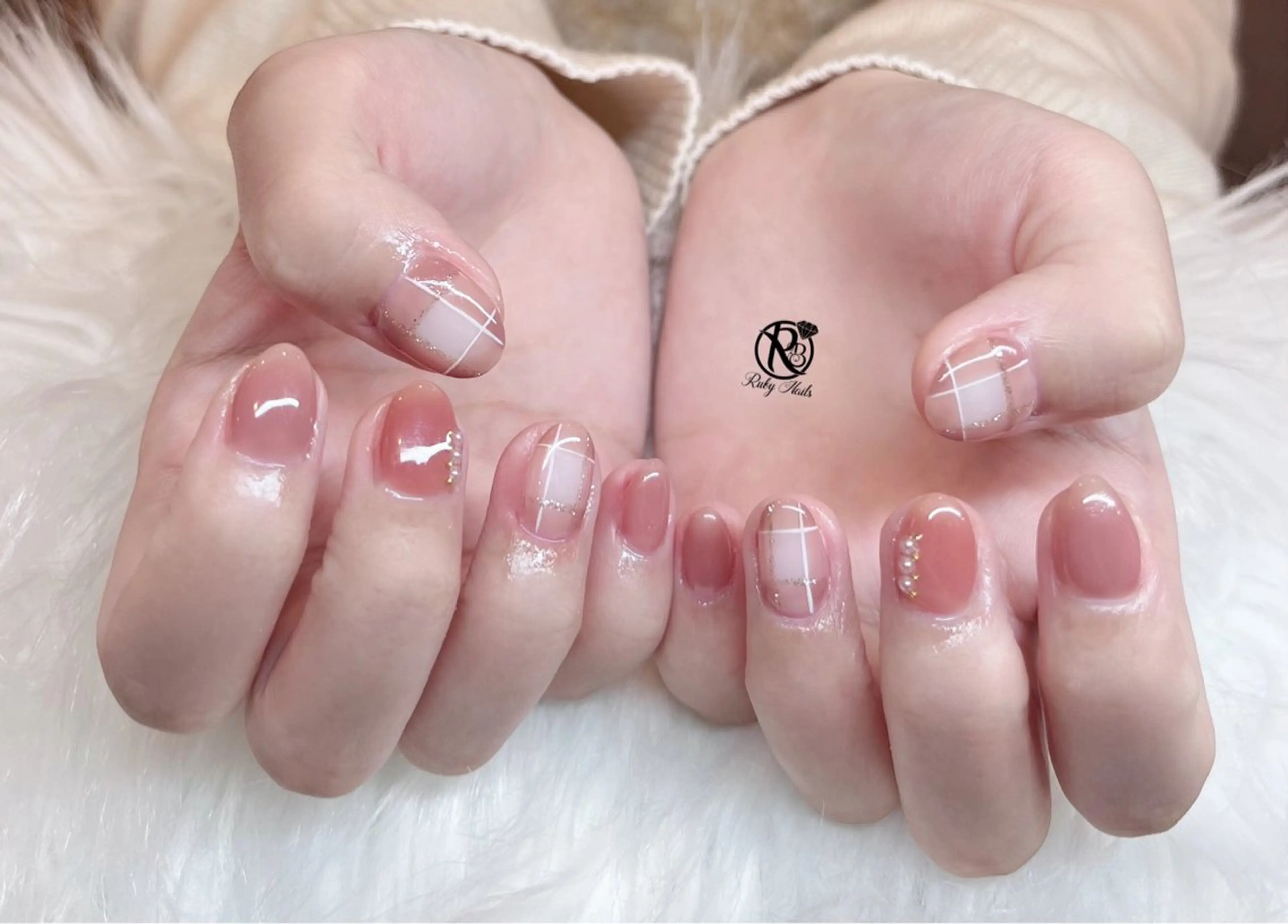 ネイル チークネイル フットネイル フレンチネイル グラデーション キラキラネイル Yukichan 日暮里店のネイルデザイン