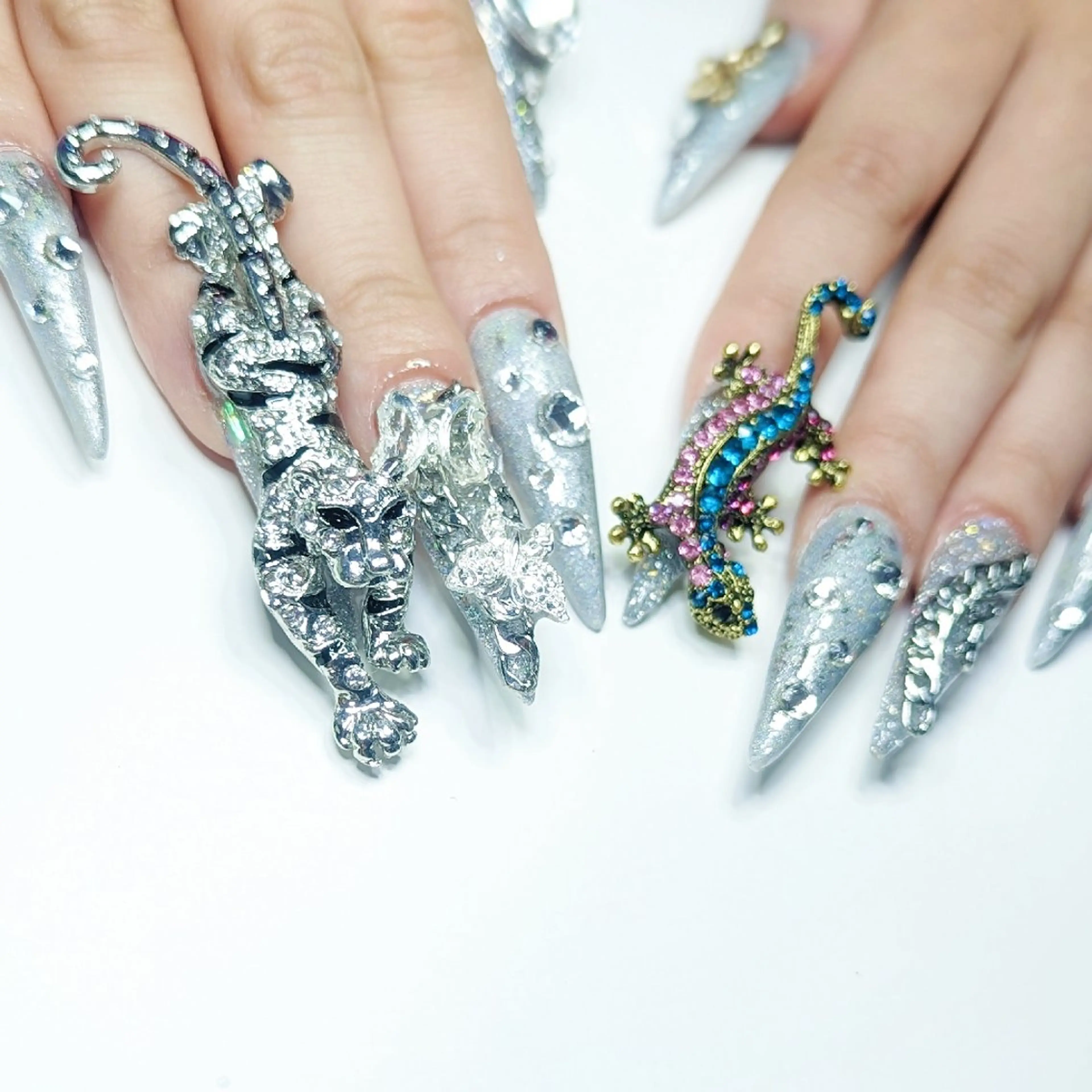 ネイル 成人式 ハンドネイル クロキ 。のネイルデザイン