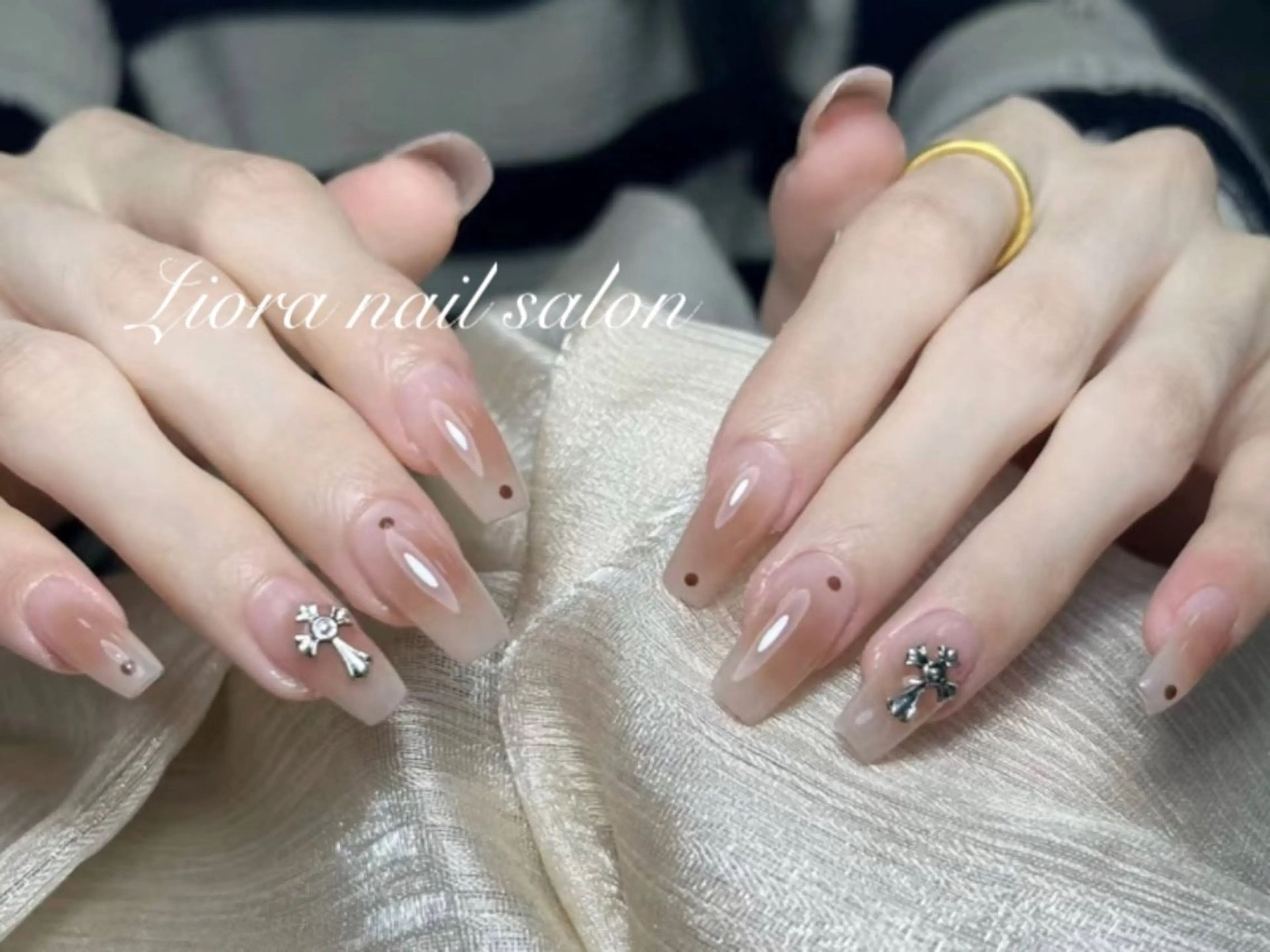 ネイル アートネイル フレンチネイル ジェルネイル ガーリー グラデーション ハンドネイル Liora nail 1のネイルデザイン