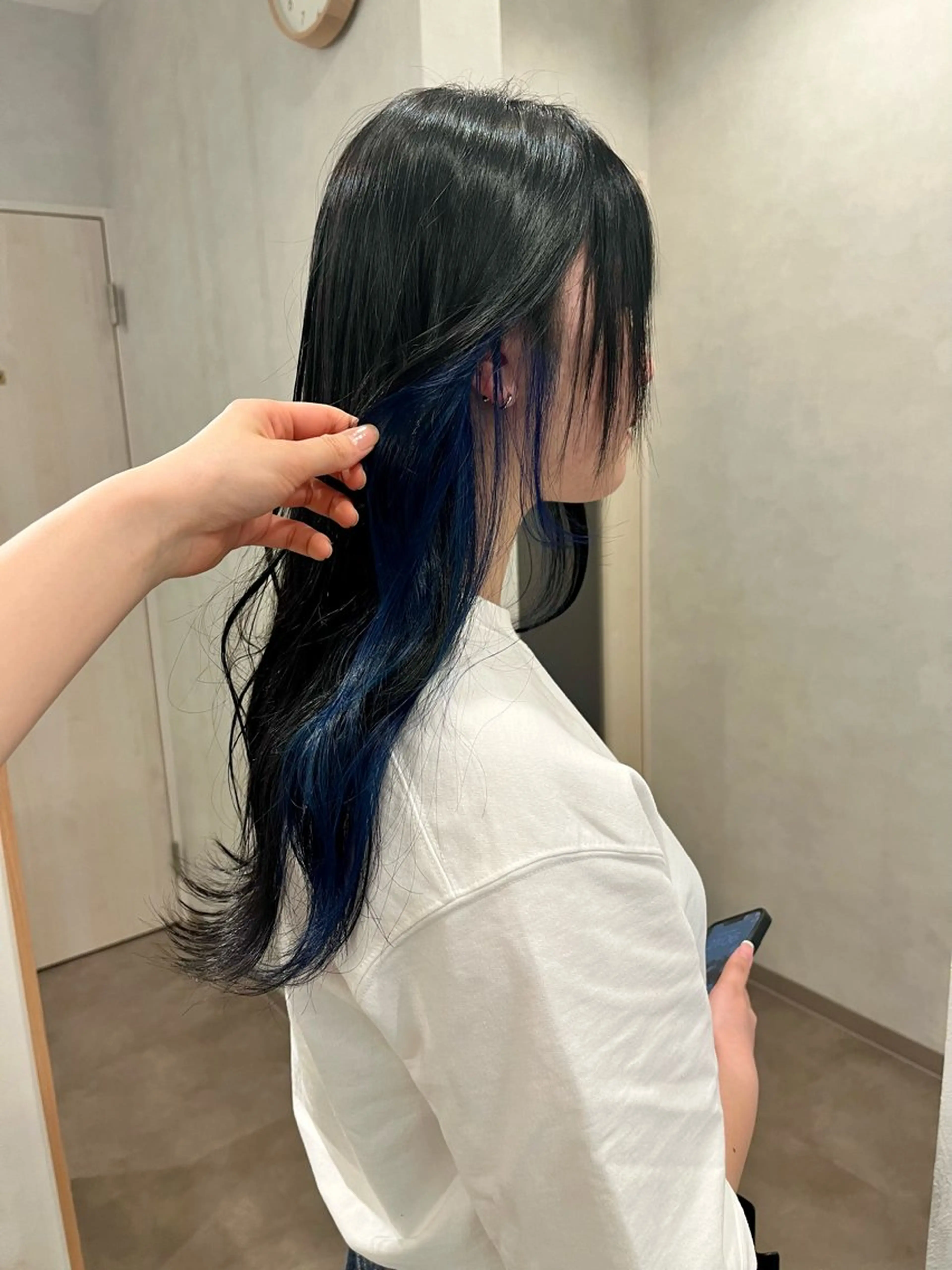 ロング カラー 黒髪 ブリーチ ブルーカラー ブルーブラック 透明感カラー ヘアカラー Lita./ 大賀ひかり🧁🫧のヘアスタイル