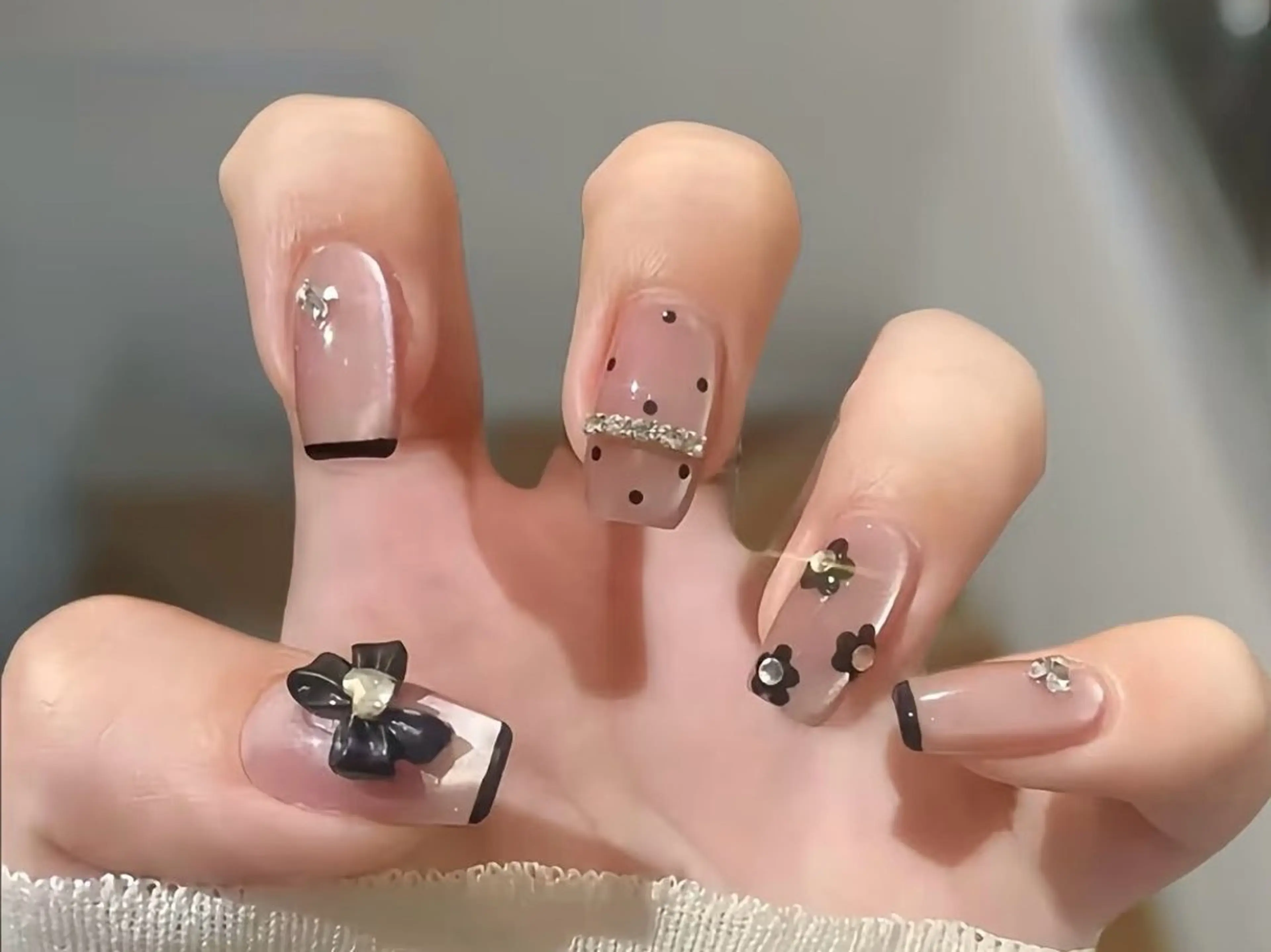 ネイル 長さ出し フットネイル フレンチネイル ジェルネイル ガーリー ハンドネイル NYネイルサロン　千葉中央店所属・NYネイルサロン 千葉中央店のネイルデザイン