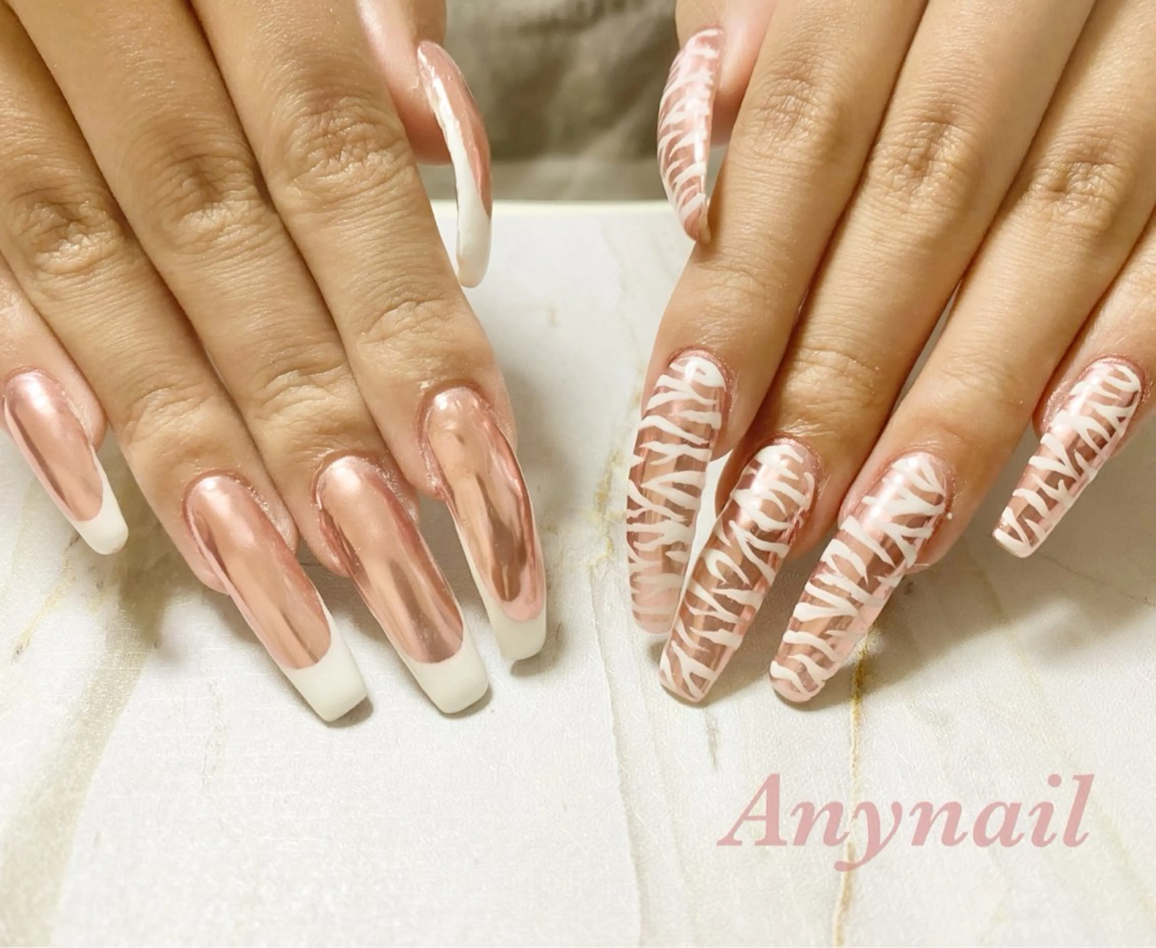 ネイル アニマル柄 ブルー フレンチネイル ロングネイル ミラーネイル ハンドネイル 岩澤 恵子のネイルデザイン