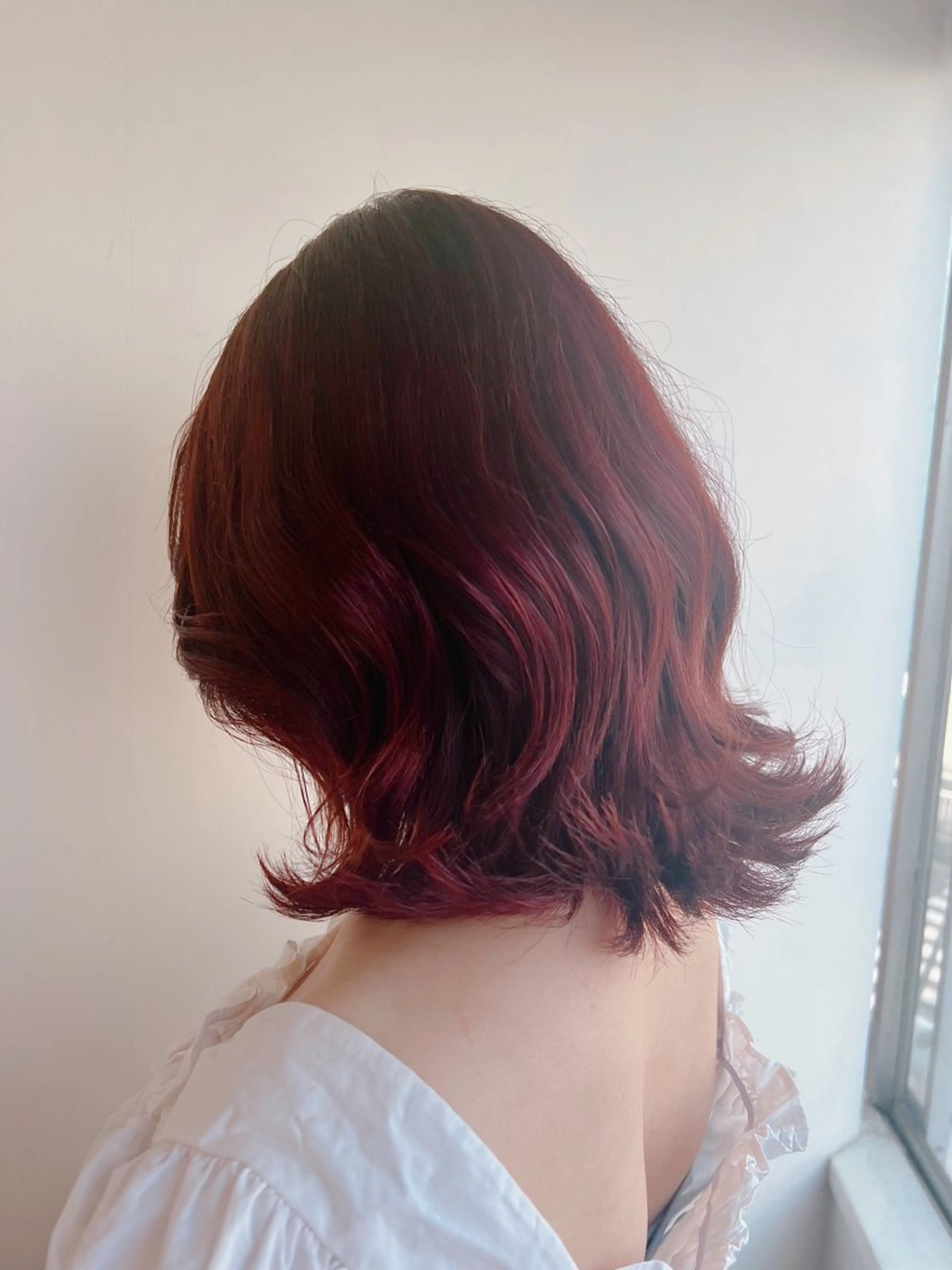 カラー 安川 麻里菜のヘアスタイル