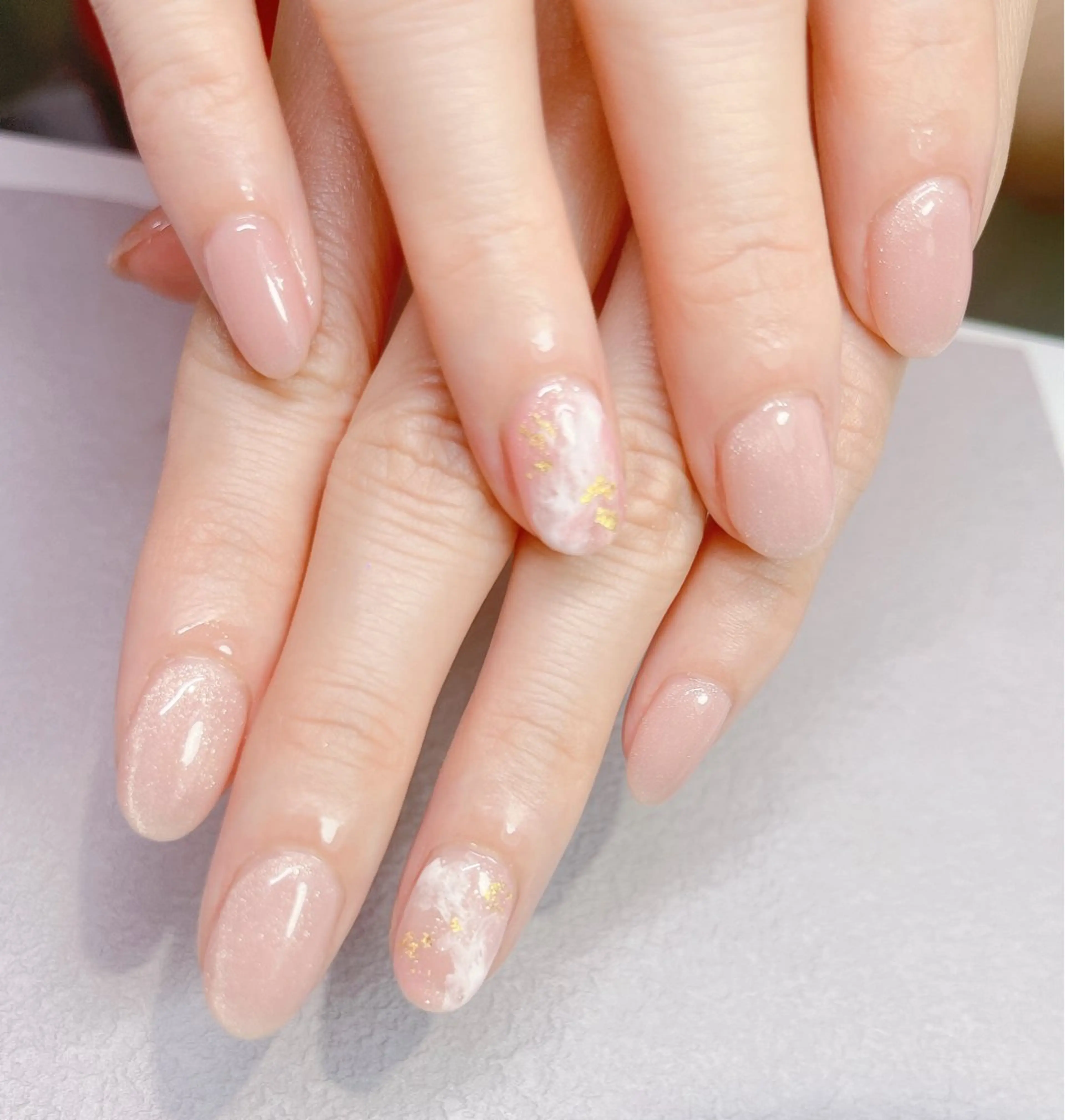 ネイル オーロラネイル ジェルネイル ニュアンスネイル オフィスネイル シンプルネイル ネイルサロン パールのネイルデザイン