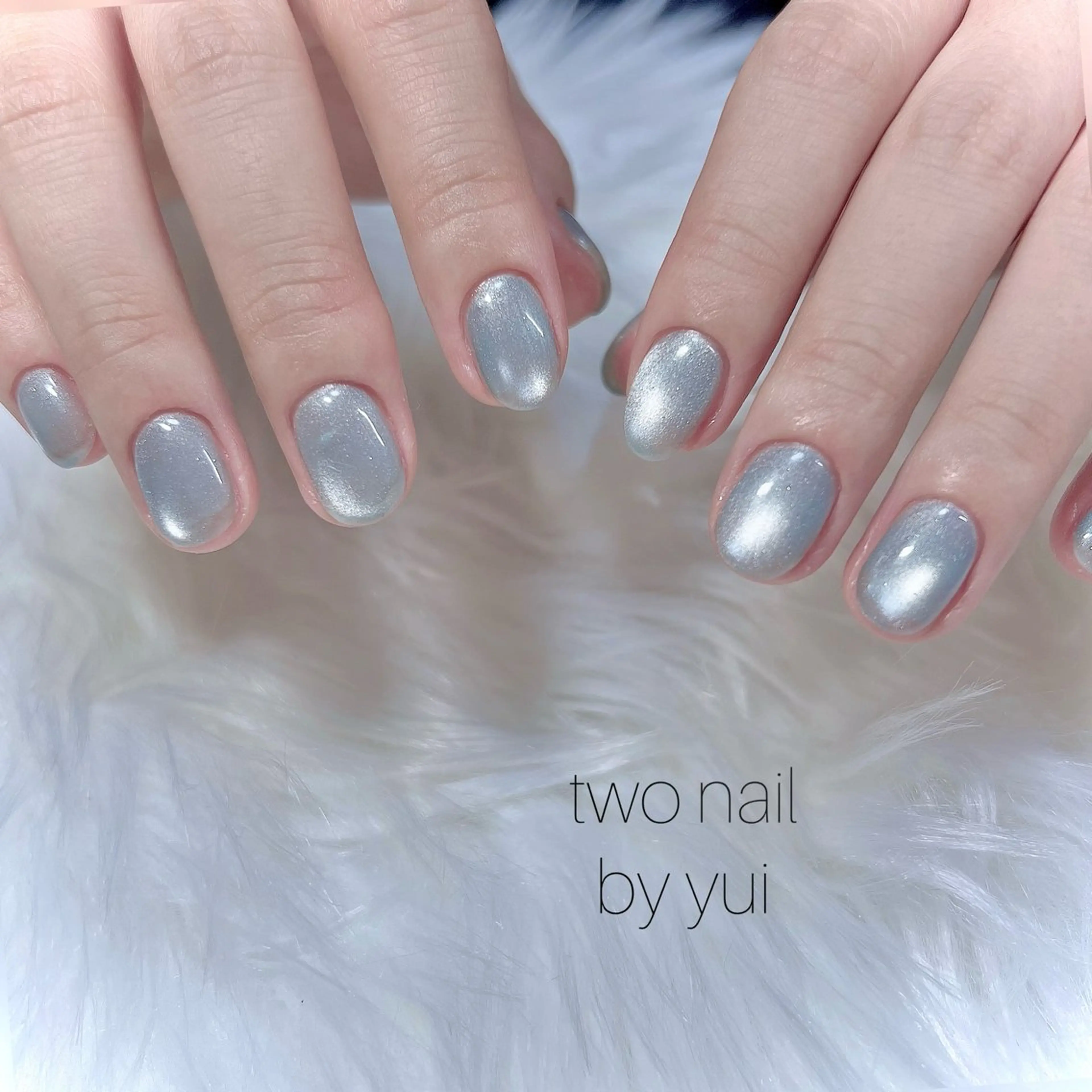 ネイル キラキラネイル マグネットネイル ネイルチップ ホワイト ハンドネイル two nailのネイルデザイン