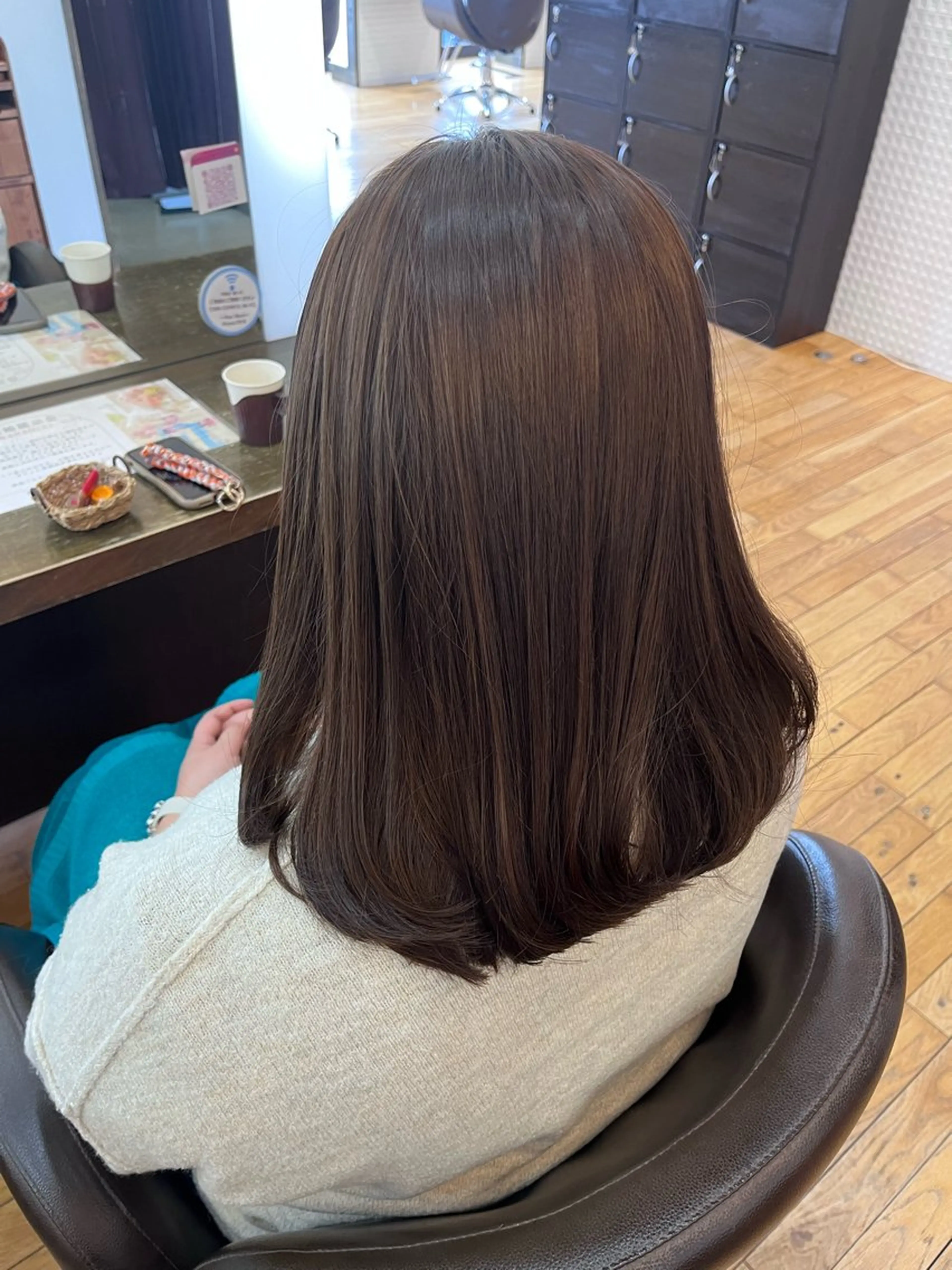 ミディアム カラー アッシュ ベージュカラー ヘアカラー トリートメント 透明感カラー/ 岡田澪香のヘアスタイル
