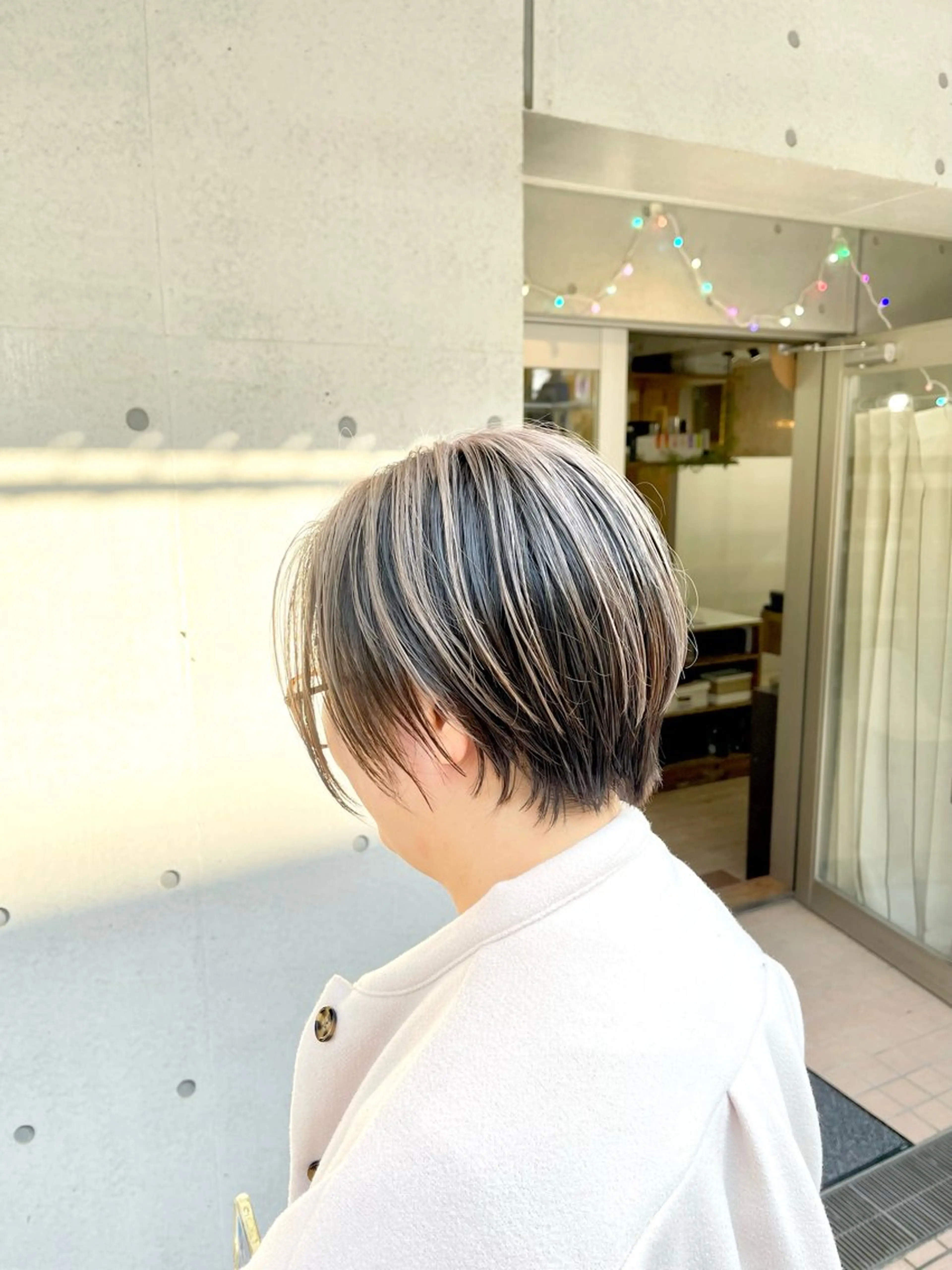 ショート カラー ショートボブ ブリーチ ボブ ショートヘア カット ヘアカラー トリートメント ViaLa Hair 🌈すずきたくむ✂︎のヘアスタイル