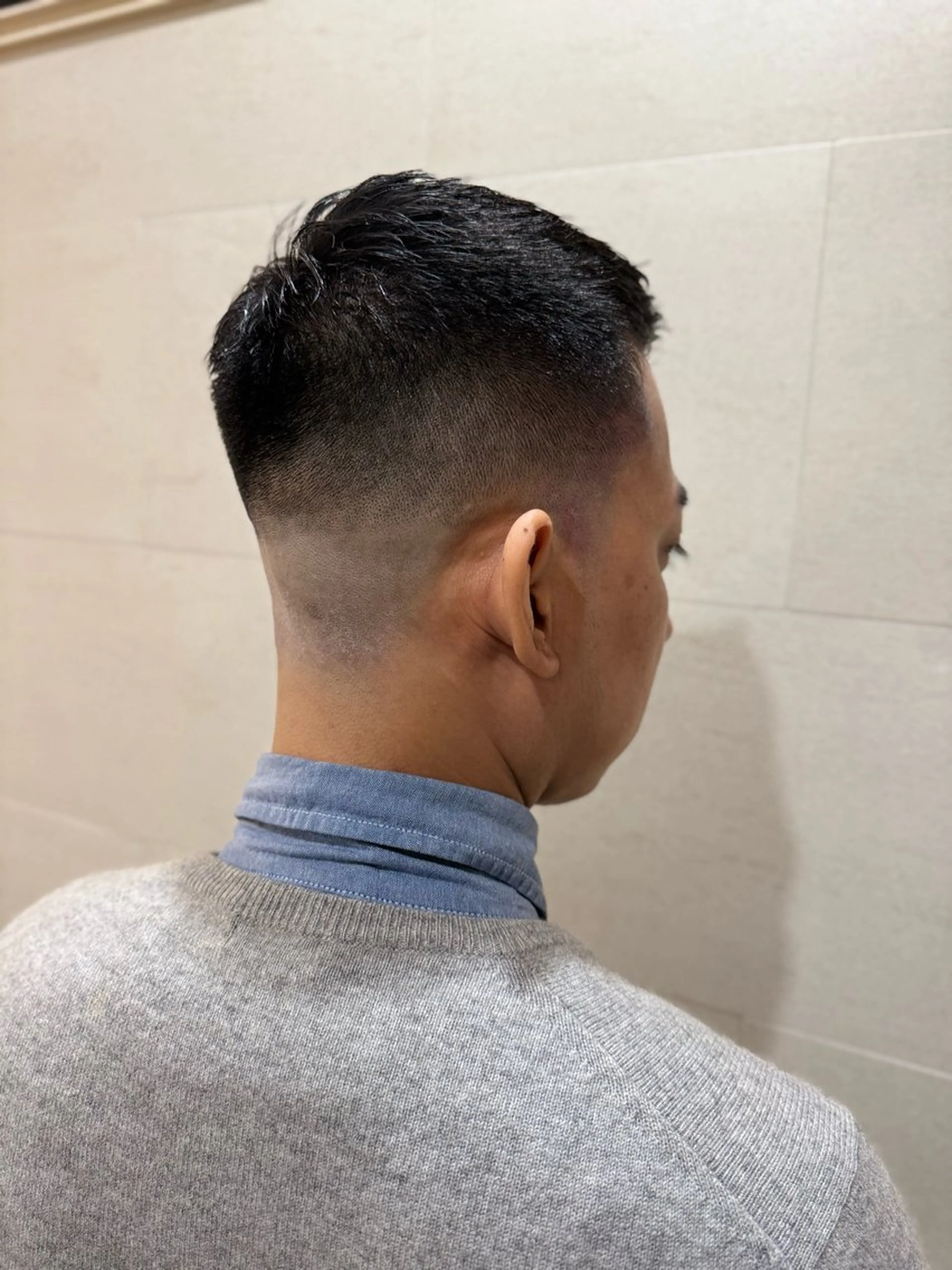 ショート メンズ フェードカット スキンフェード ショートヘア Graceful BarBer platinum所属・無料メンズカット💈 遠山泰輝のヘアスタイル