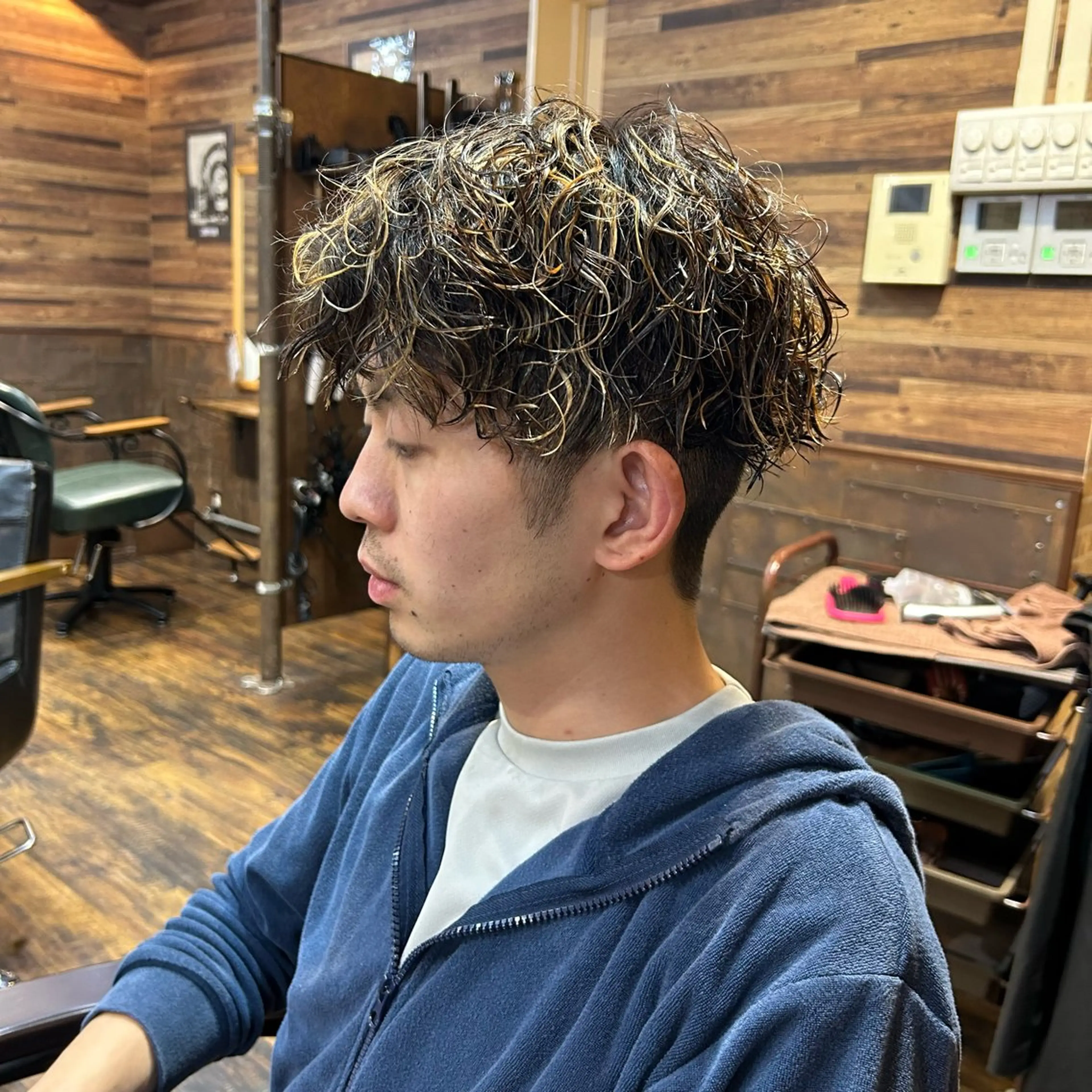 🍋‍🟩人気No.3🍋‍🟩メンズカット+ハイライト（ブリーチ）+高保湿トリートメント+眉カットの写真