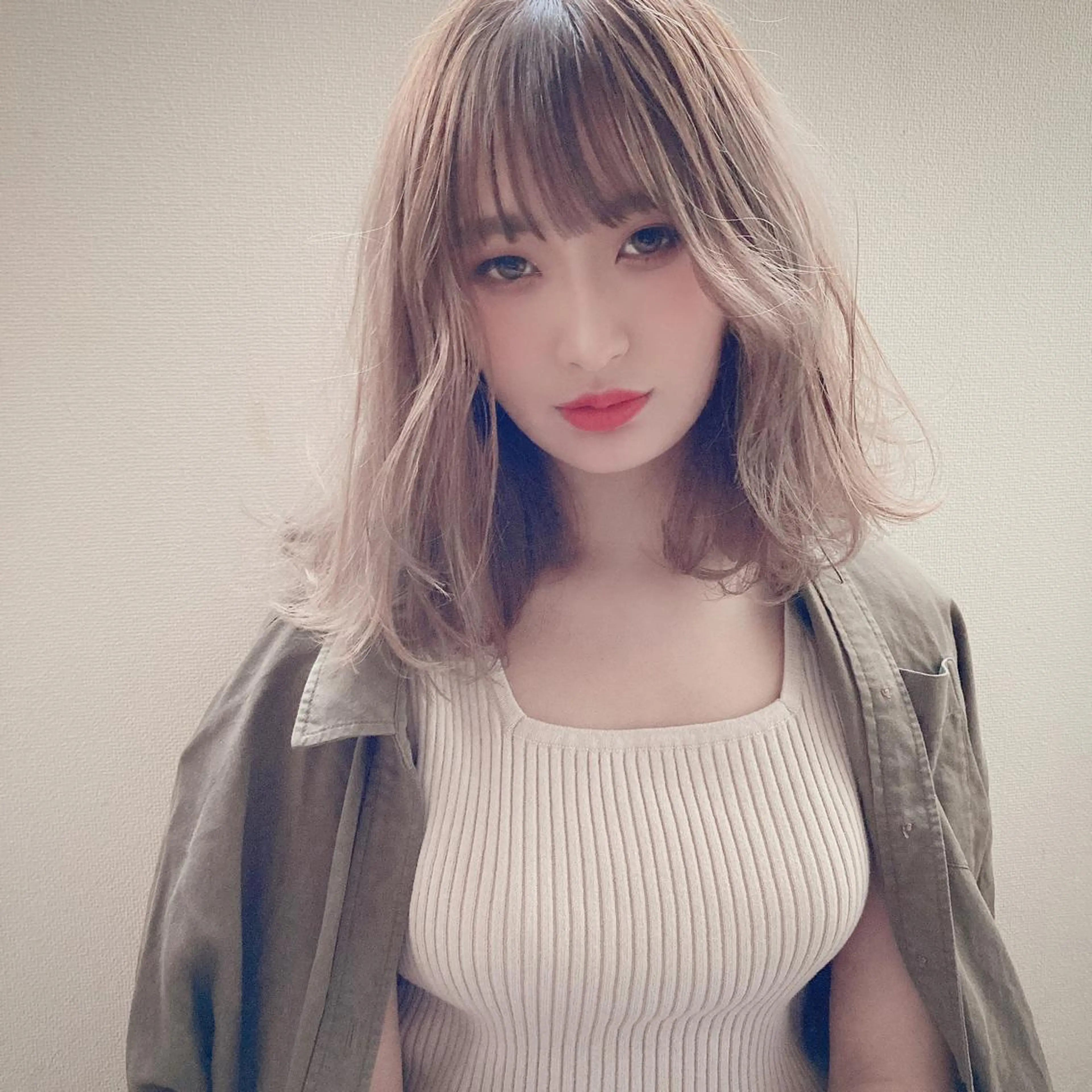 ミディアム カラー ハイトーンカラー テトネ タカシのヘアスタイル