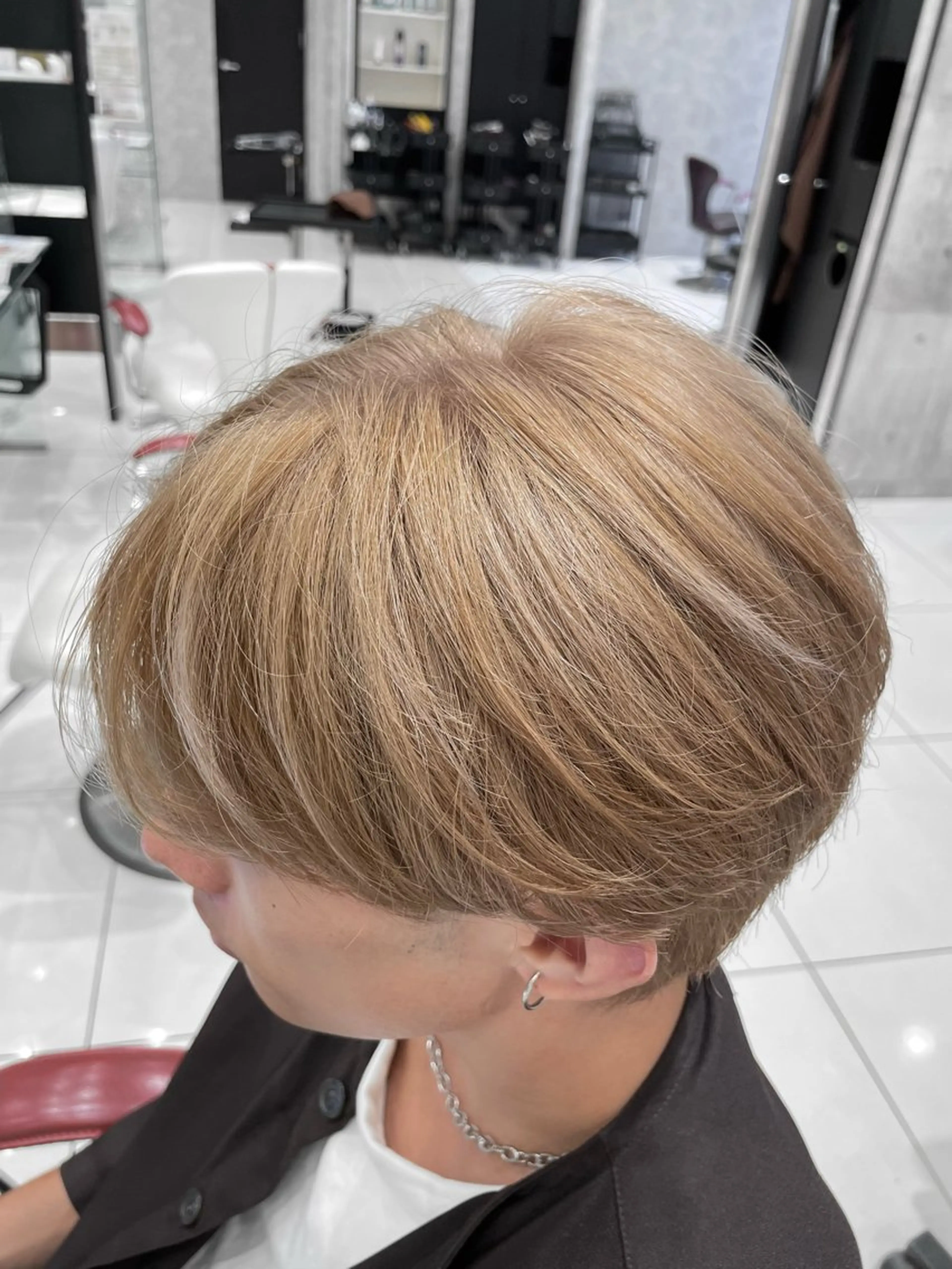 【新規限定】ブリーチ+カラー  12000円の写真