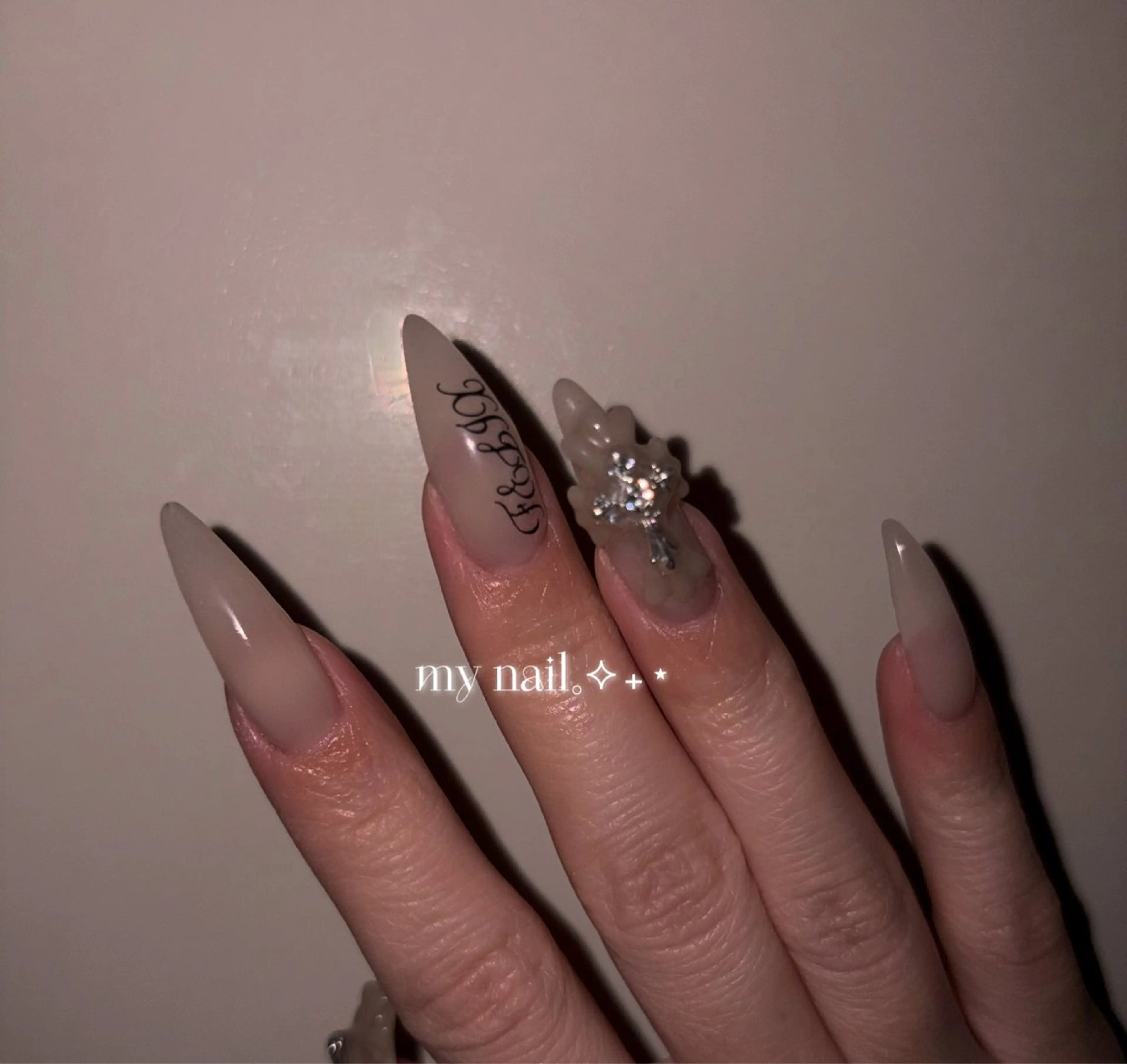 ネイル ハンドネイル ViViA momokaのネイルデザイン