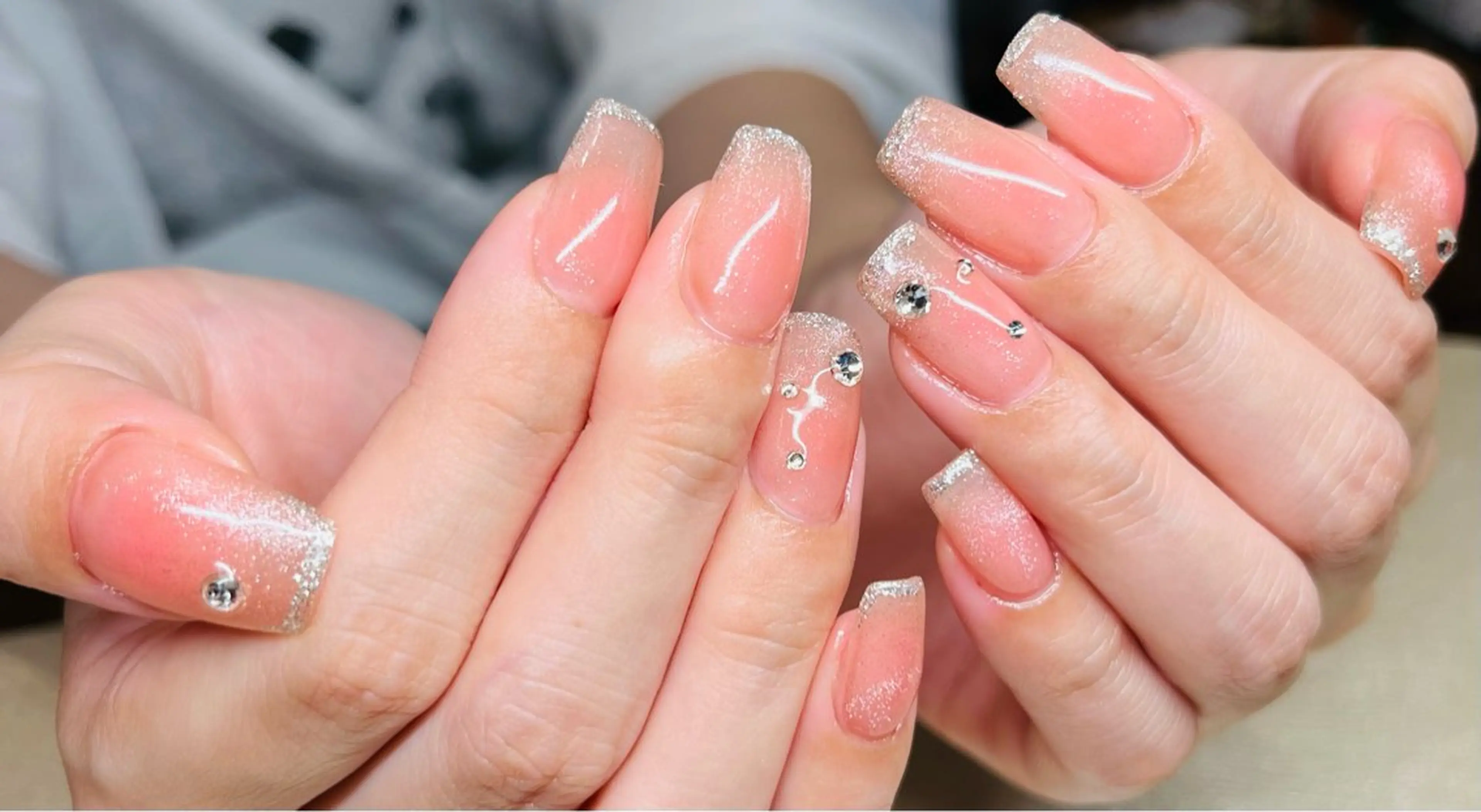 ネイル ハンドネイル 𝐴𝑁𝑈𝐸 トラブル爪育成専門のネイルデザイン