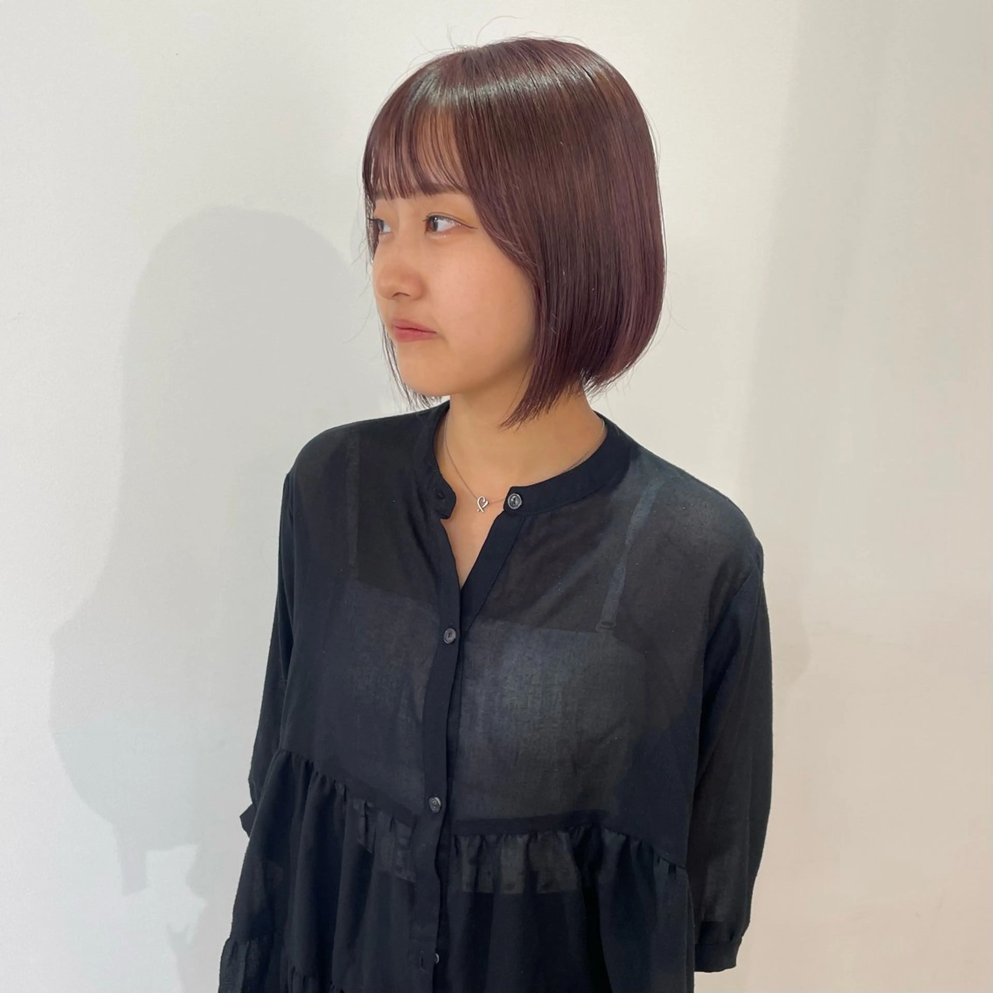 ショート カラー ブリーチ ダブルカラー ブリーチなしカラー ヘアカラー トリートメント nonoka オリーブ/グレージュのヘアスタイル