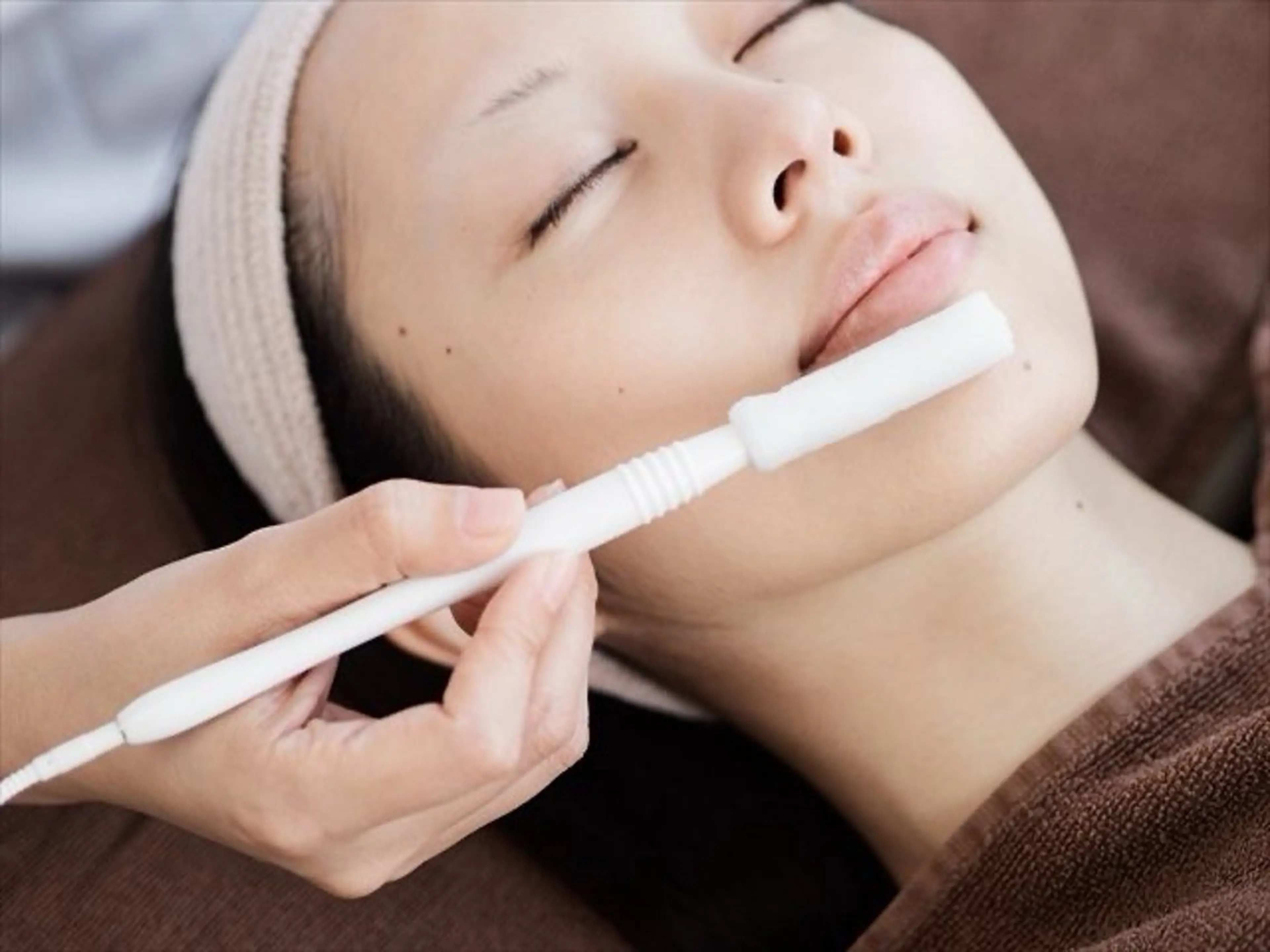 ボコボコ繰り返す赤ニキビにお悩みの方の肌質改善トリートメントの写真