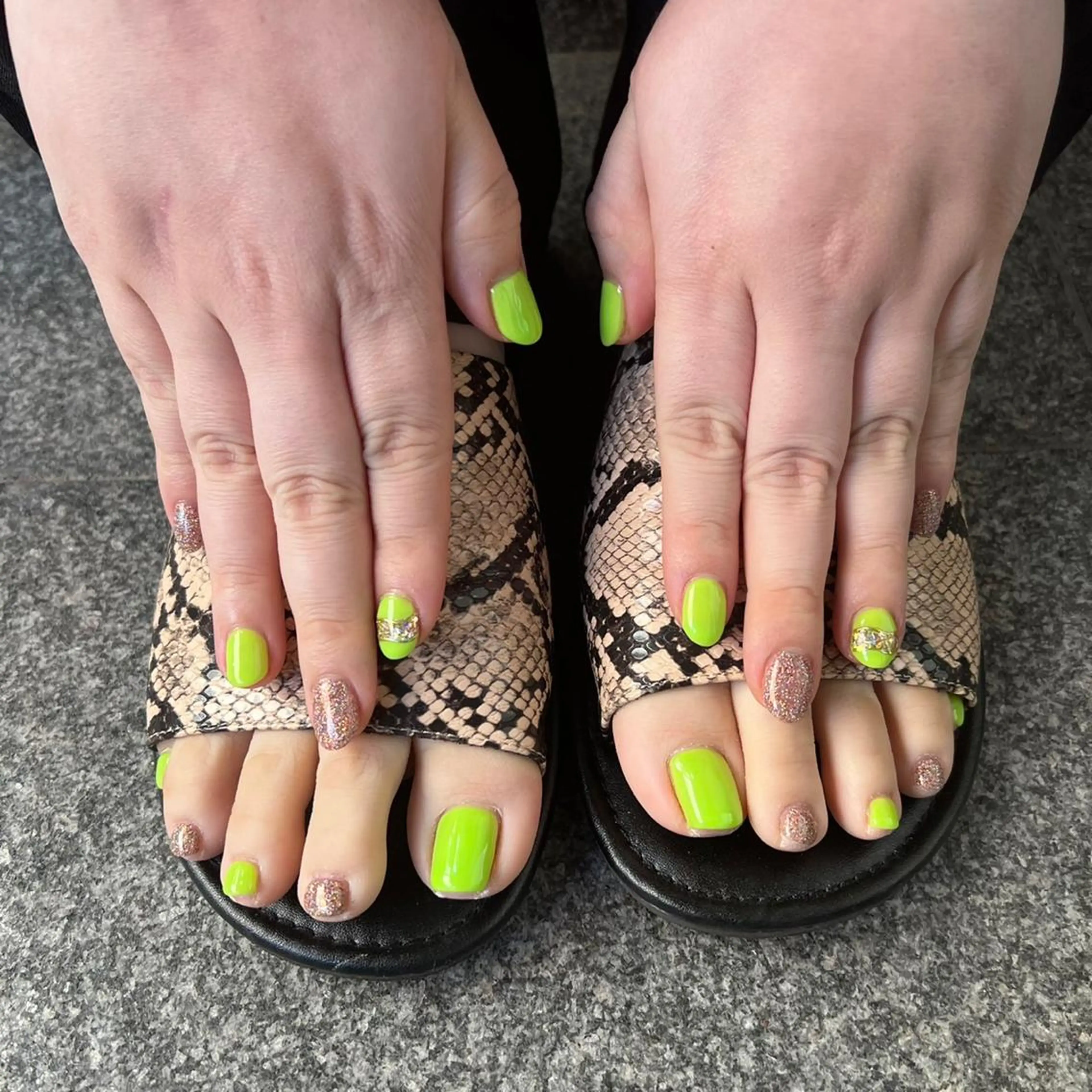 ネイル ハンドネイル フットネイル NAIL Salon IP所属・長谷川 奈緒美のネイルデザイン