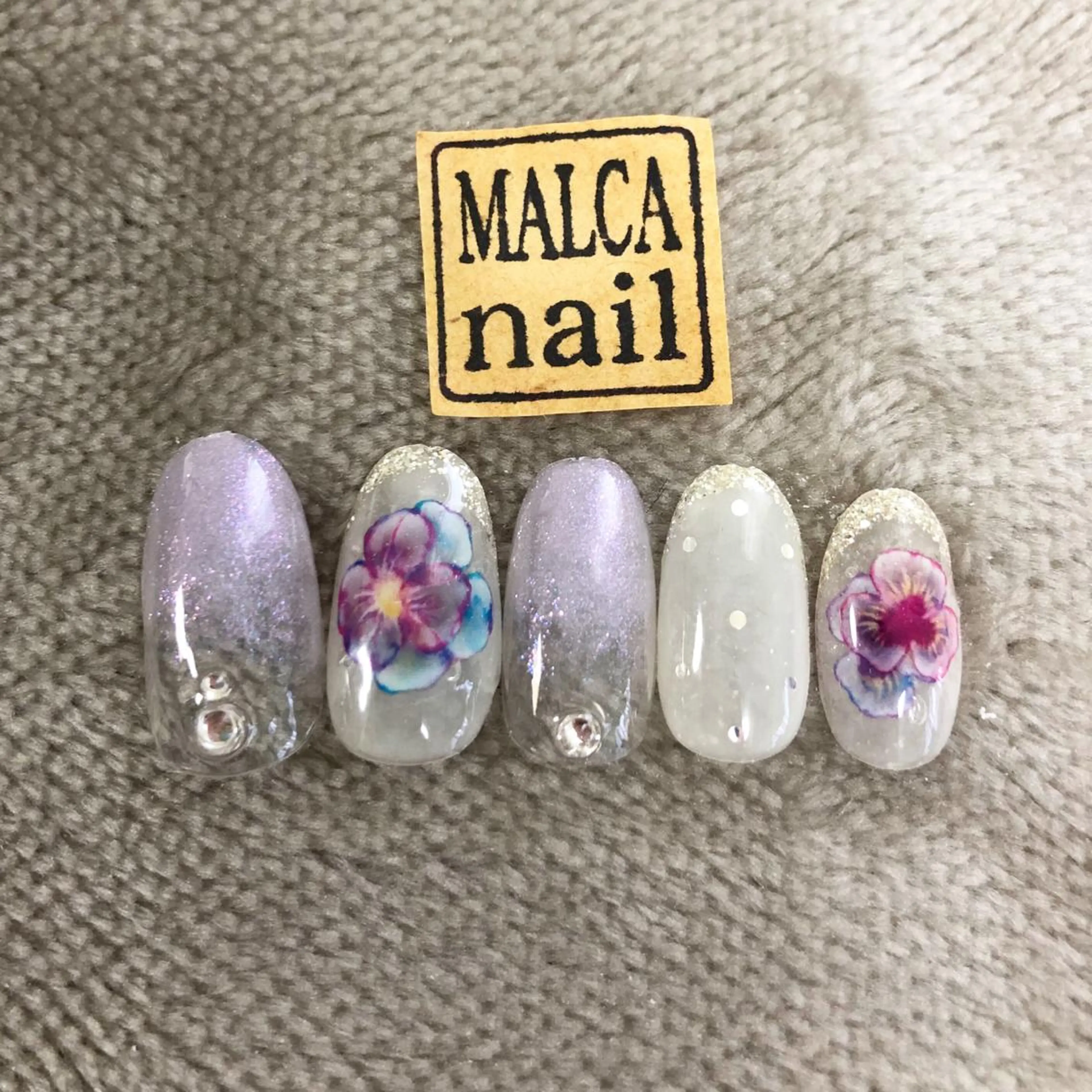 ロング カラー パーマ ヘアアレンジ キッズ ネイル マツエク・マツパ ハンドネイル MALCAnail(マルカネイル)所属・荒木 莉奈のネイルデザイン