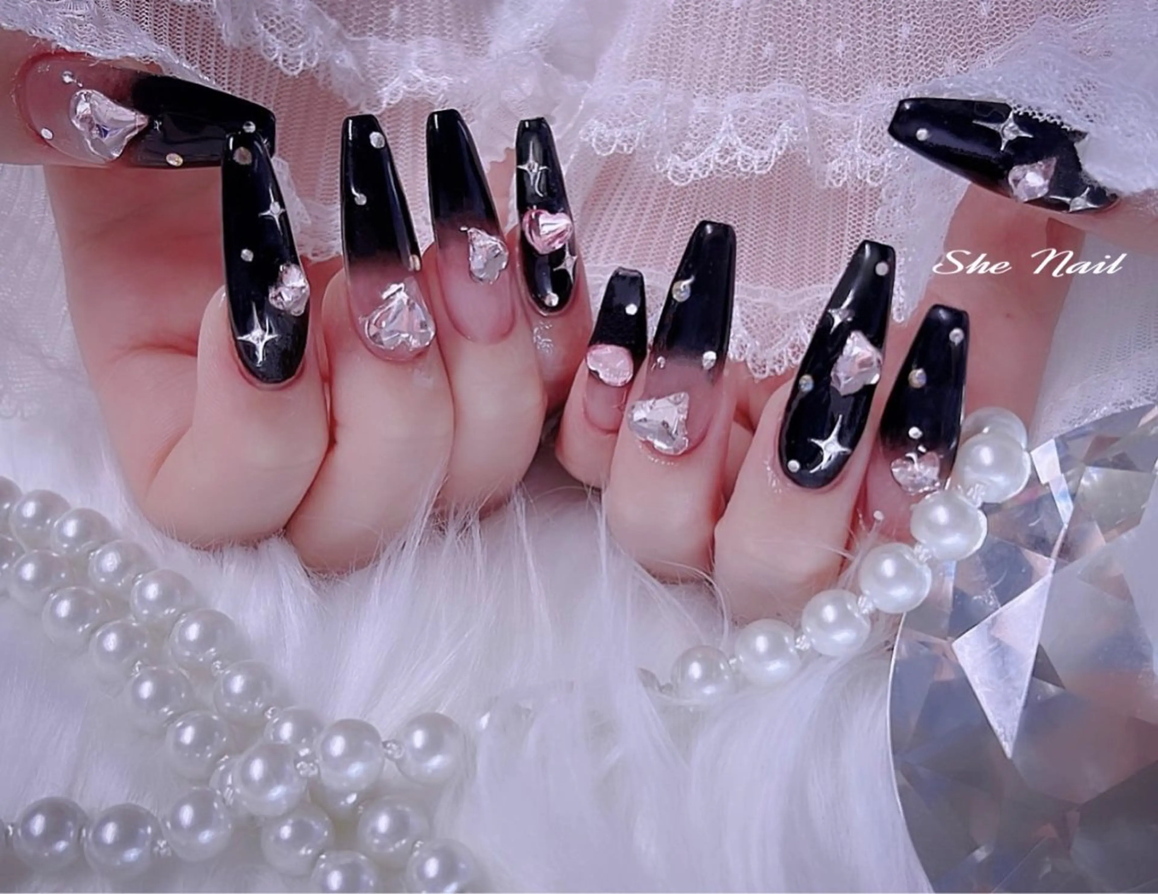 ネイル チークネイル 長さ出し フレンチネイル ガラスフレンチ キラキラネイル ハンドネイル She Nail所属・ISA_ BELLAのネイルデザイン